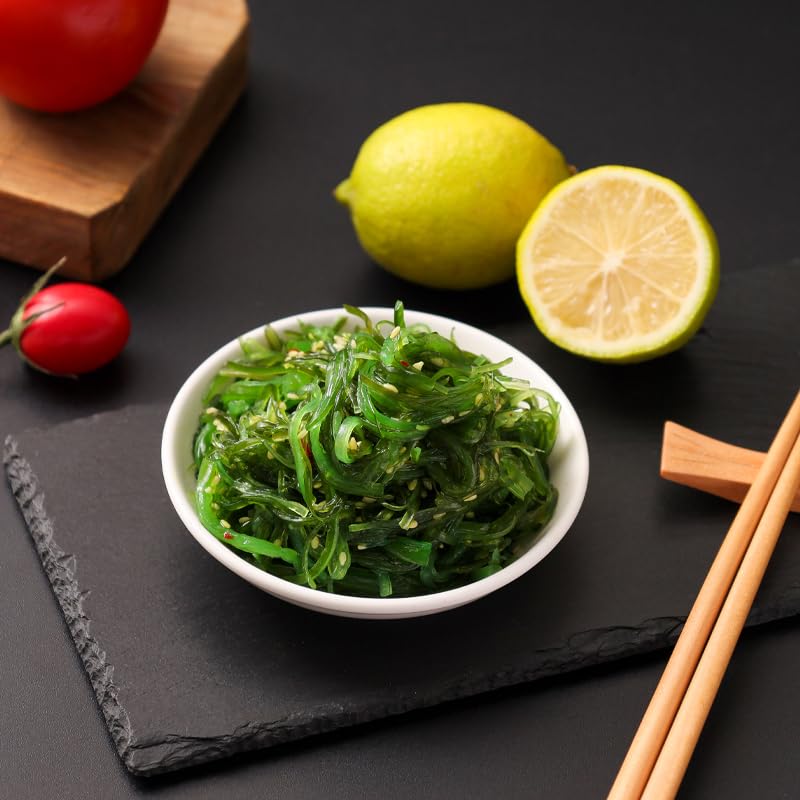 Premium Japanese Seaweed Salad - 350g of Dark Green Edible Leafy Seaweed, Seasoned with Sesame, Perfect for Sushi and Japanese Cuisine (??????)