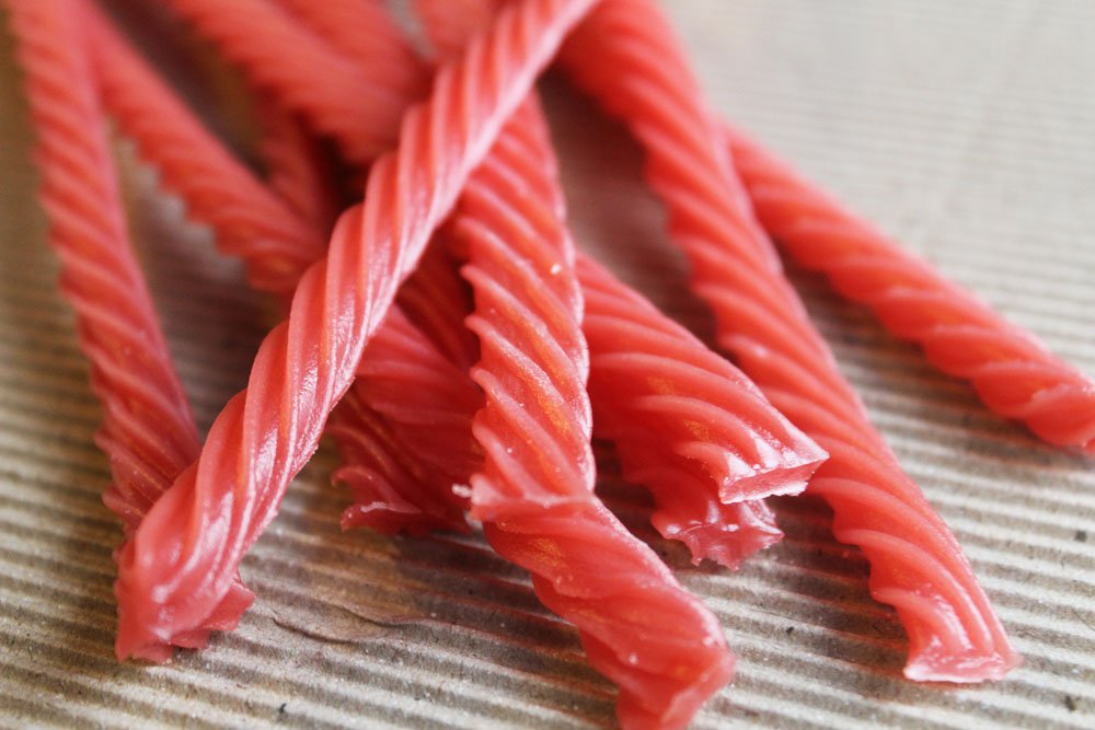 Red Vines Made Simple Berry Licorice Twists, 4oz Tray