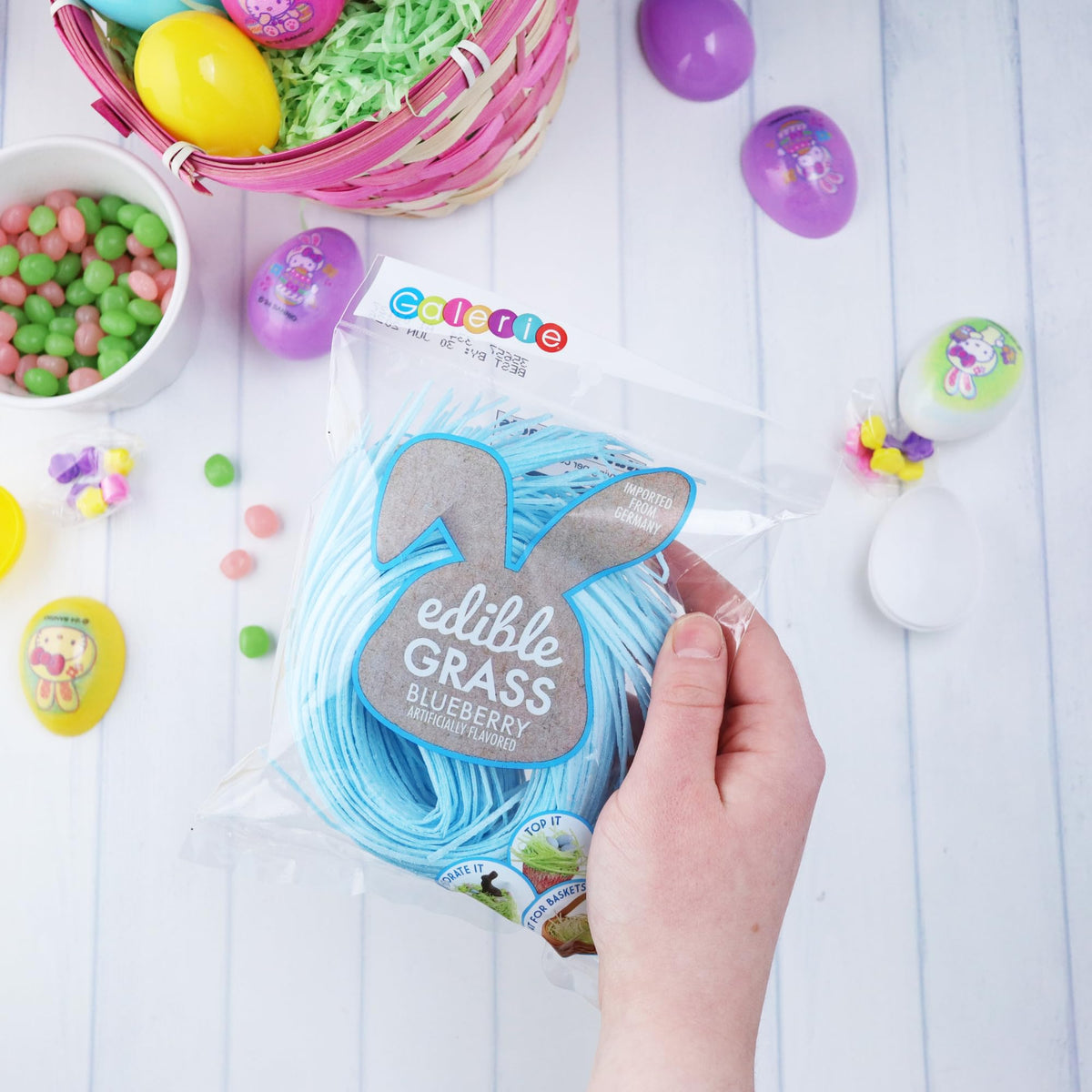 Edible Easter Grass, Basket Stuffer Essentials, Fruit Flavored, Dessert Topper or Springtime Decor (Pack of 2) (Blue)