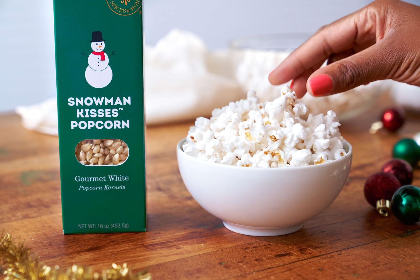 Snowman Kisses Gourmet Popcorn Kernels by Dell Cove Spices - Unique Christmas Stocking Stuffer Gift - Ideal for Stovetop, Popcorn Machines and Popcorn