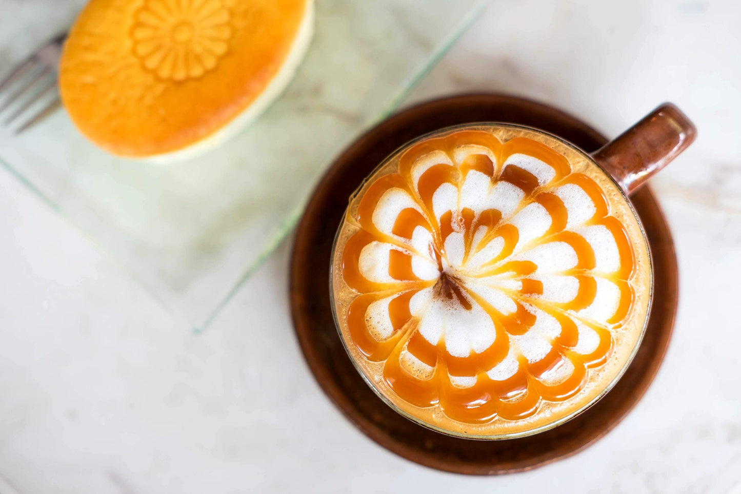 Classic Caramel Café Sauce by Hollander Chocolate Co. | For Caramel Lattes & Deserts | Perfect for the Professional or Home Barista - Net Wt. 91oz (64 fl Oz) Large Bottle (PUMP Included)