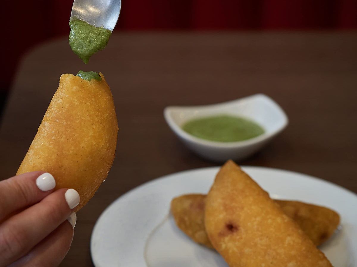Empanadas Venezolanas (prefritas) - Venezuelan Style Empanadas (pre-fried) Party pack (20 empanadas)