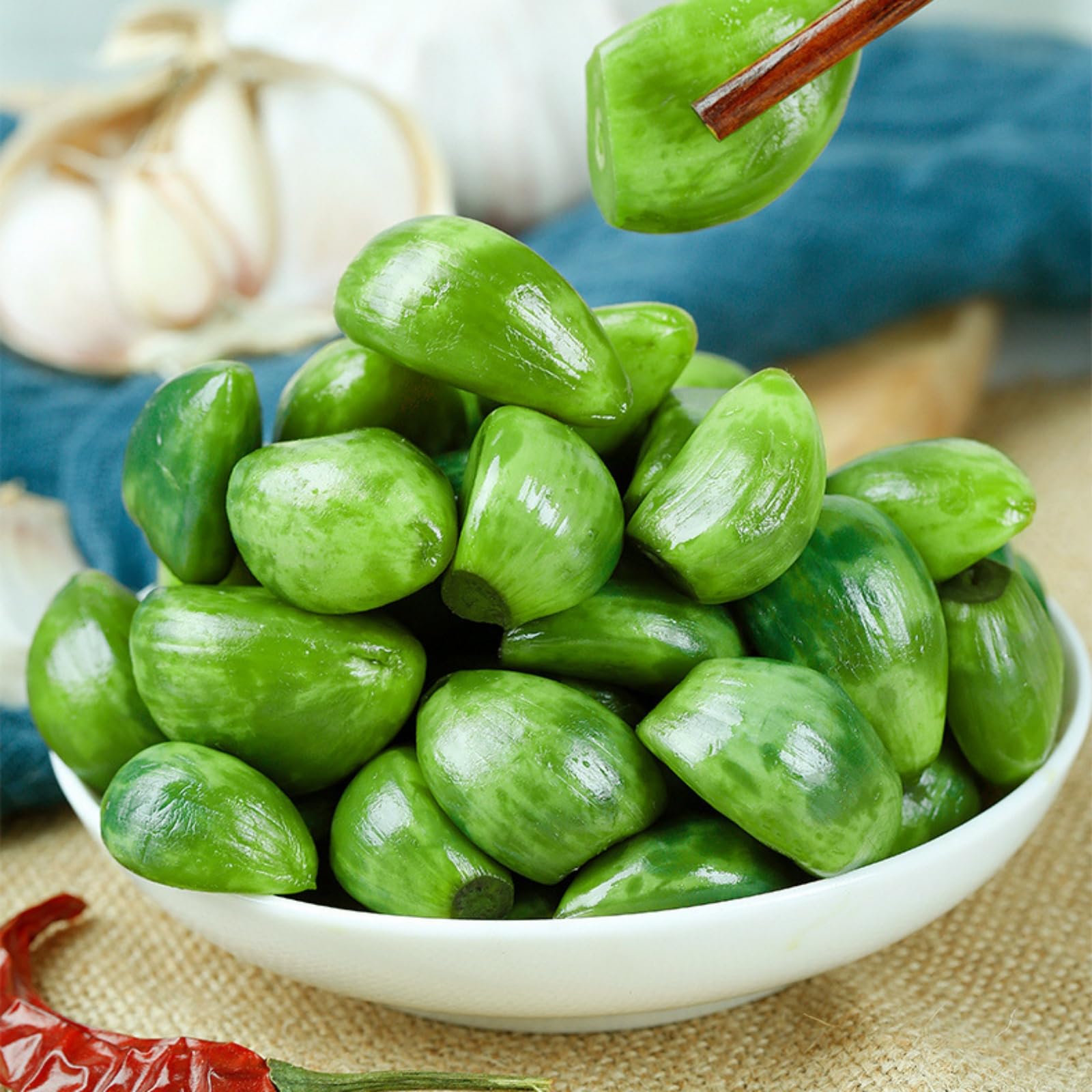 Laba Garlic, Jade Garlic, Fresh Green Garlic, Pickled Vegetable, Pickled with Vinegar, Pickled Garlic, Sugar Garlic, Sweet and Sour Garlic