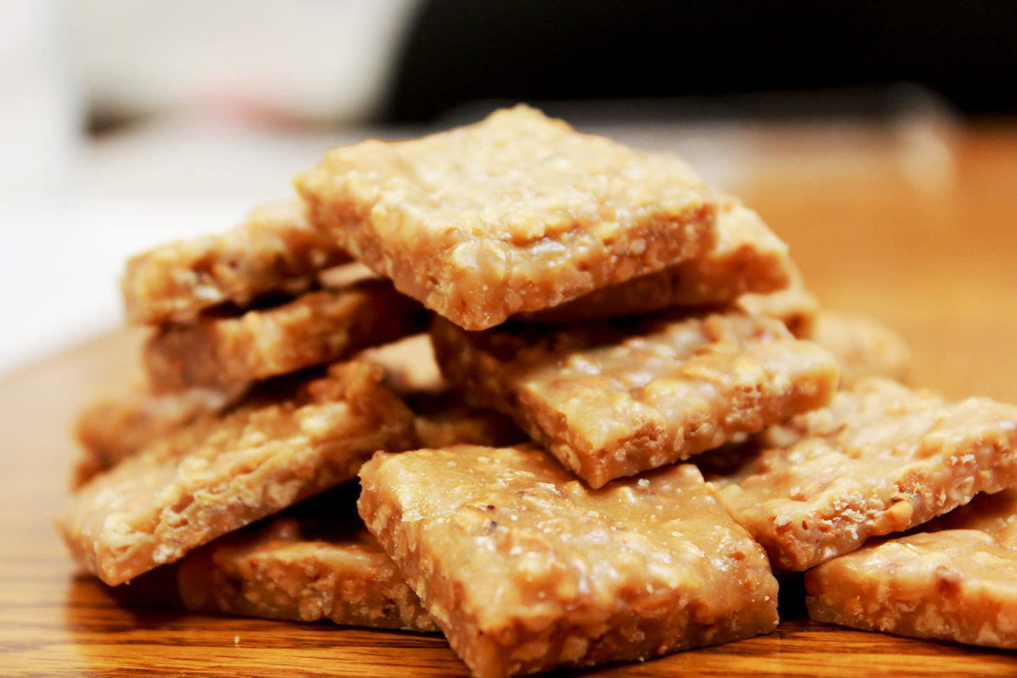 Gourmet Macadamia Brittle by Its Delish, 2 Lbs Bulk Bag | Handmade Old-Fashioned Style | Beautiful & Delicious Square Cut Pieces of Roasted Macadamia