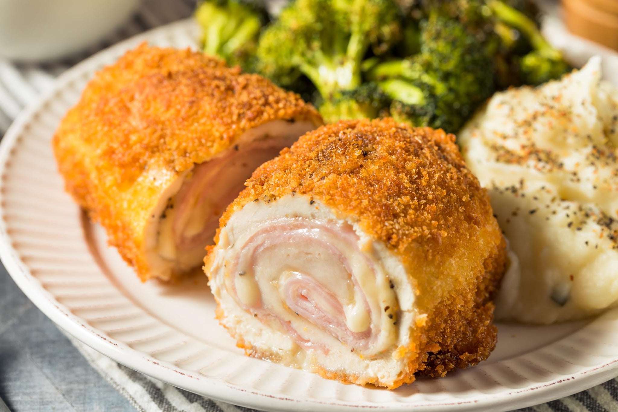 New York Steak & Seafood Frozen Stuffed Chicken Breasts - ?ordon Bleu Chicken Breasts Stuffed with Swiss Cheese and Ham (4 Stuffed Chicken Breasts
