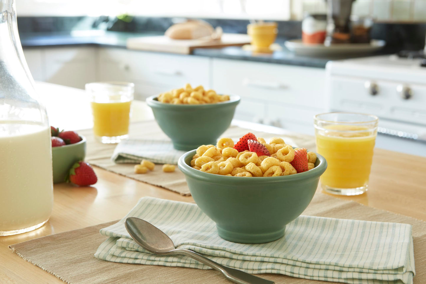 Honey Ohs! Cereal, Crunchy Sweetened Corn, Oats and Rice Os, Family Size Breakfast, 20 oz Box