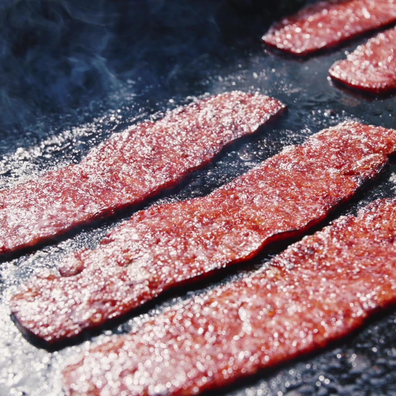 Bearded Butchers Maple Bacon DIY Kit with Black Shaker - Seasons Up to 25 lbs of Meat, Perfect for Homemade Maple Bacon with Any Meat - Includes Real
