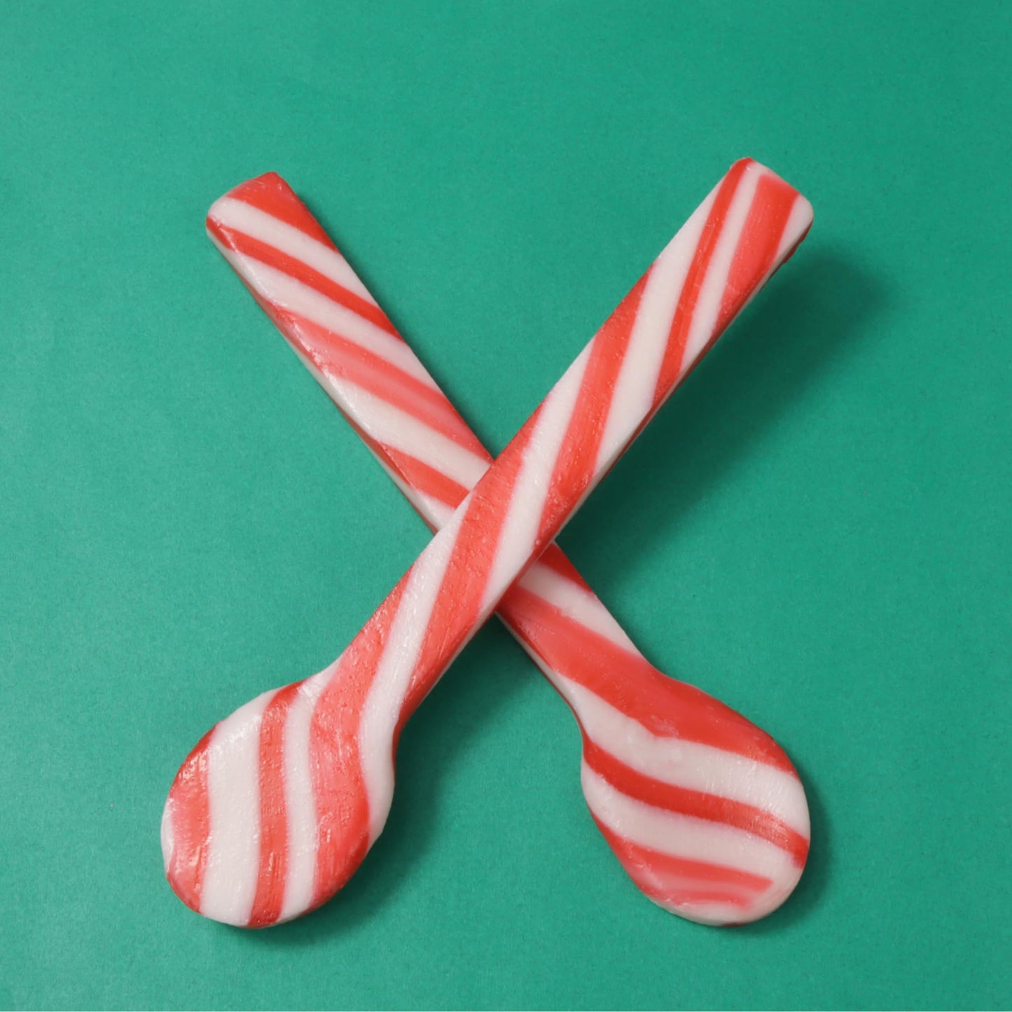 Sweetzo Christmas Edible Candy Cane Stirring Spoons and Shot Glasses, Red and White Peppermint Flavored Utensils - 24 Spoons (3 Glasses)