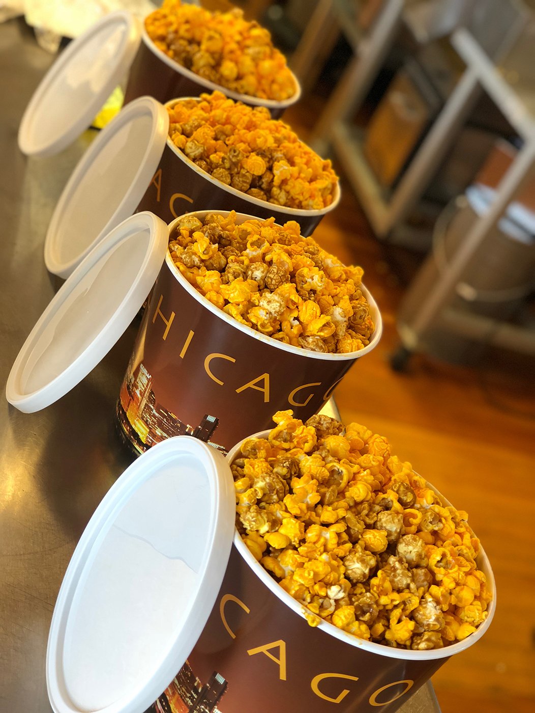 Signature Popcorn - Gourmet 1-Gallon Gold Chicago Skyline Reusable Plastic Bucket Tin, Perfect Duo (Cheddar Cheese & Caramel Popcorn Mix) - Holiday