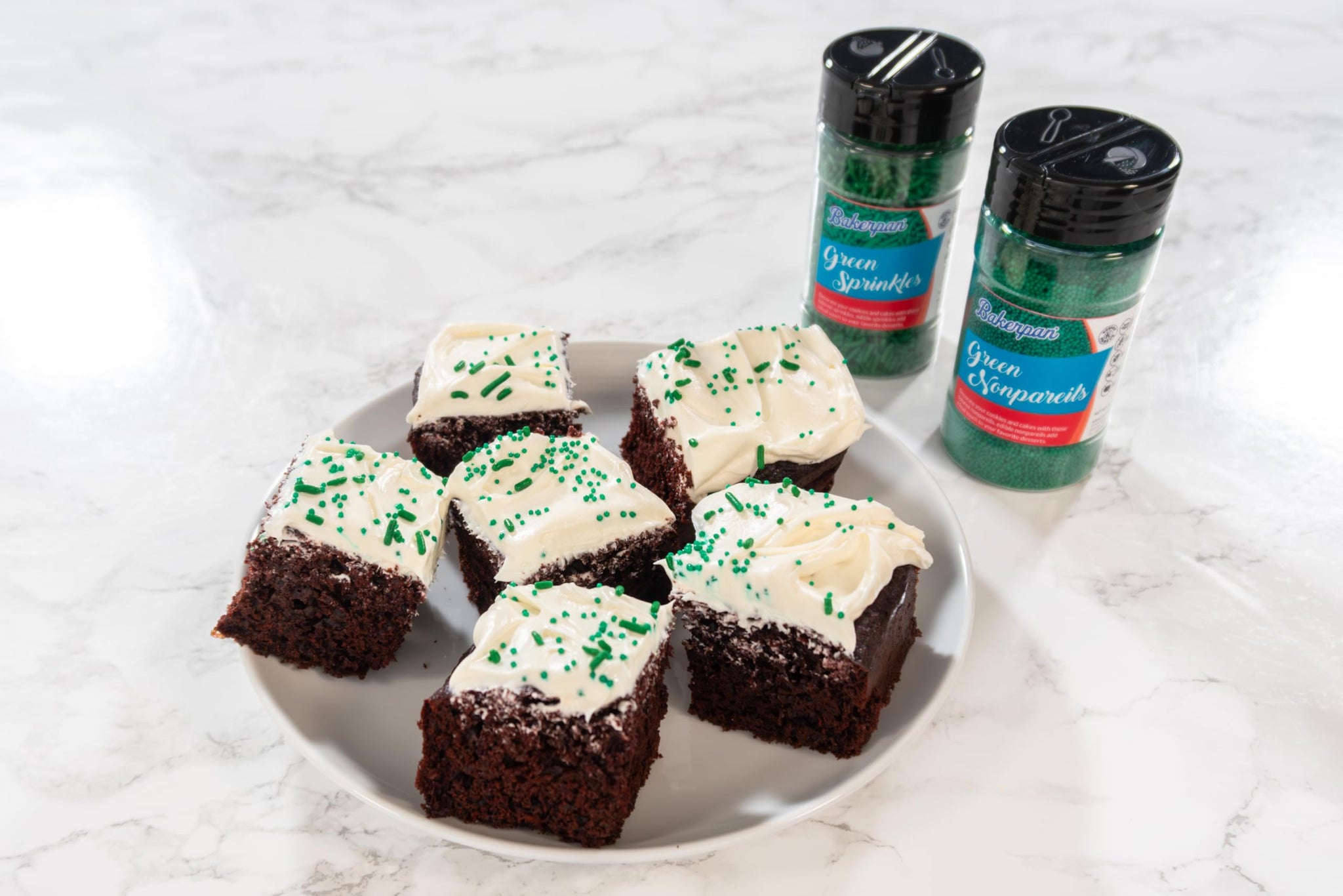 Bakerpan Green Nonpareils Sprinkles - 7 Ounces Green Sprinkles for Cake Decorating, Edible Nonpareils for Cupcakes, Ice Cream & Cookies (Made in USA)