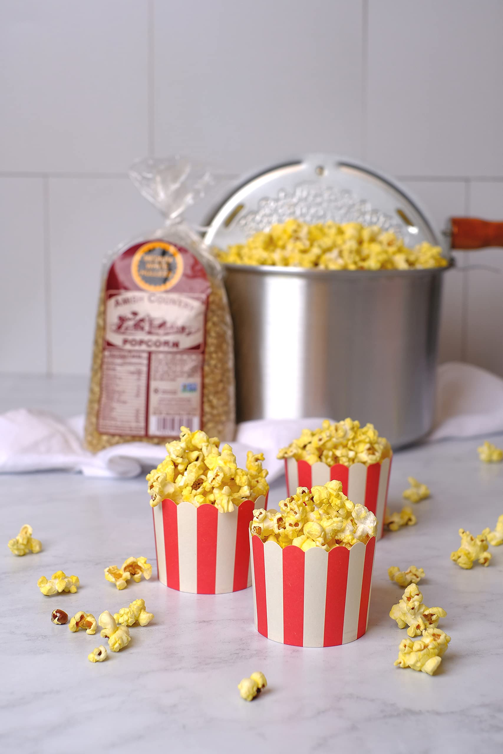 Amish Country Popcorn | 2 Lb Medium White Popcorn | Old Fashioned, Non-GMO and Gluten Free (2lb Bags)