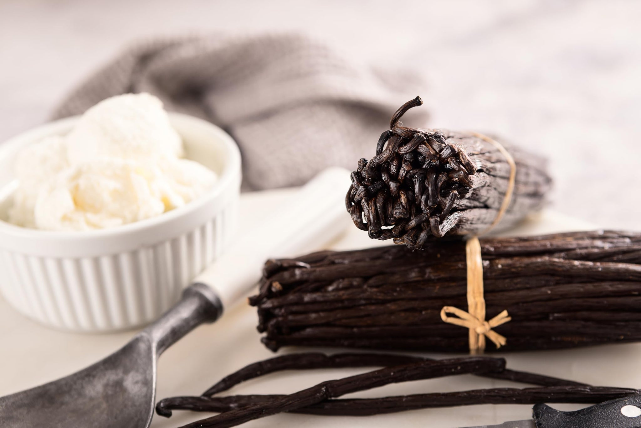 4 oz Comoros Vanilla Beans Whole Grade A Vanilla Pods for Homemade Vanilla Extract, Baking, Ice Cream, Flavoring, & Vanilla Powder