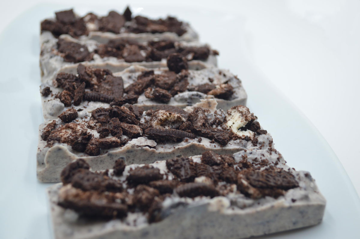 US Sweets Cookies & Cream Bark Chocolate Pack - Decadent White Chocolate Cups with Cookie Chunks | Gourmet Candy Treats | Delicious Gift | Handmade in