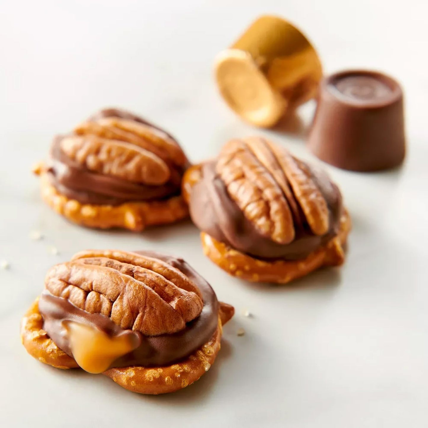 Caramel Chocolate Candy 1 Lb Bag - Bulk Individually Wrapped Creamy Caramel Milk Chocolate Candy Gold Wrapper For Parties, Candy Buffet & Treats