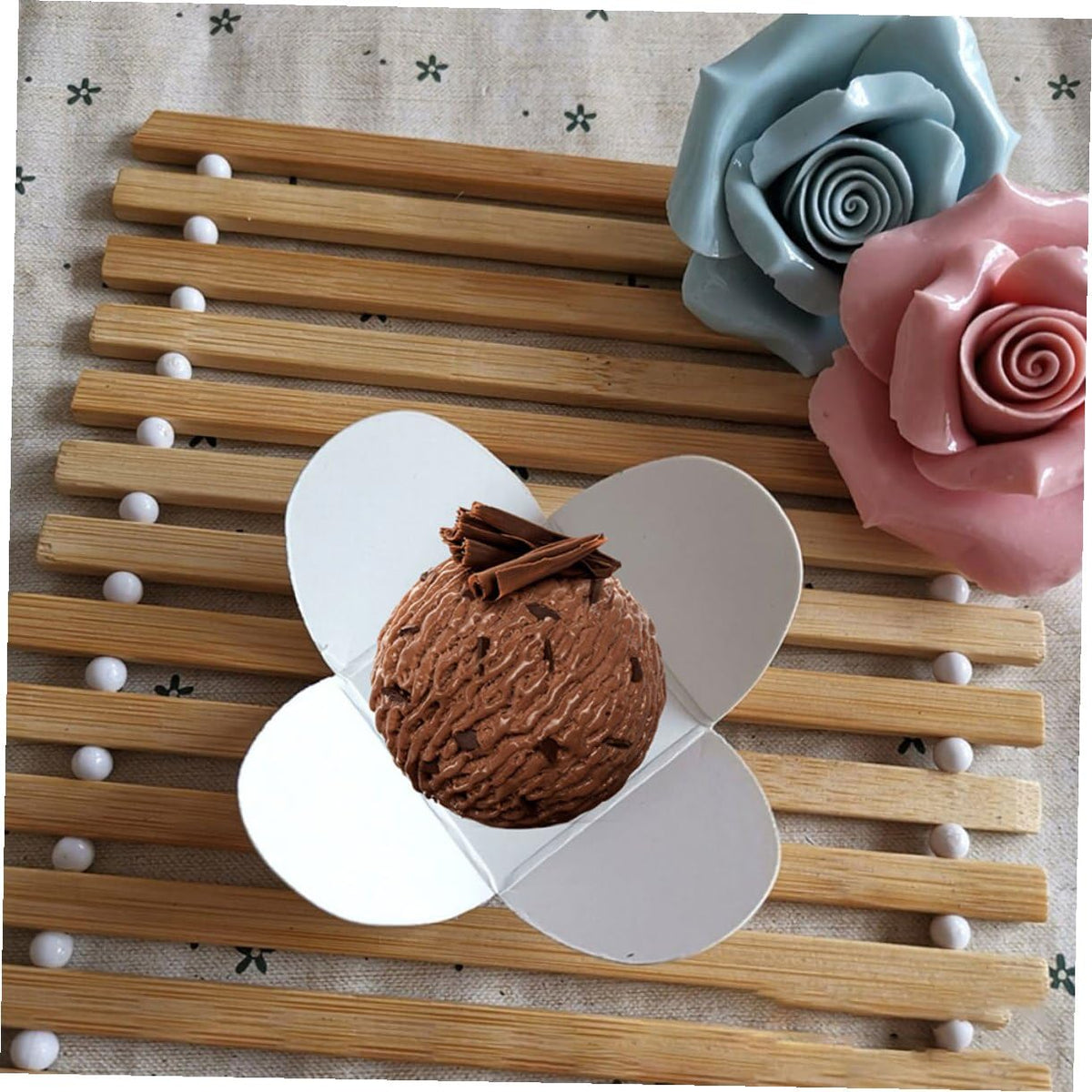 BRIGHTFUFU 50pcs Chocolate Paper Liner Tray Cardboard Chocolate Wrapping Compartment for Caramels Confections and Treats Portable Design for Special