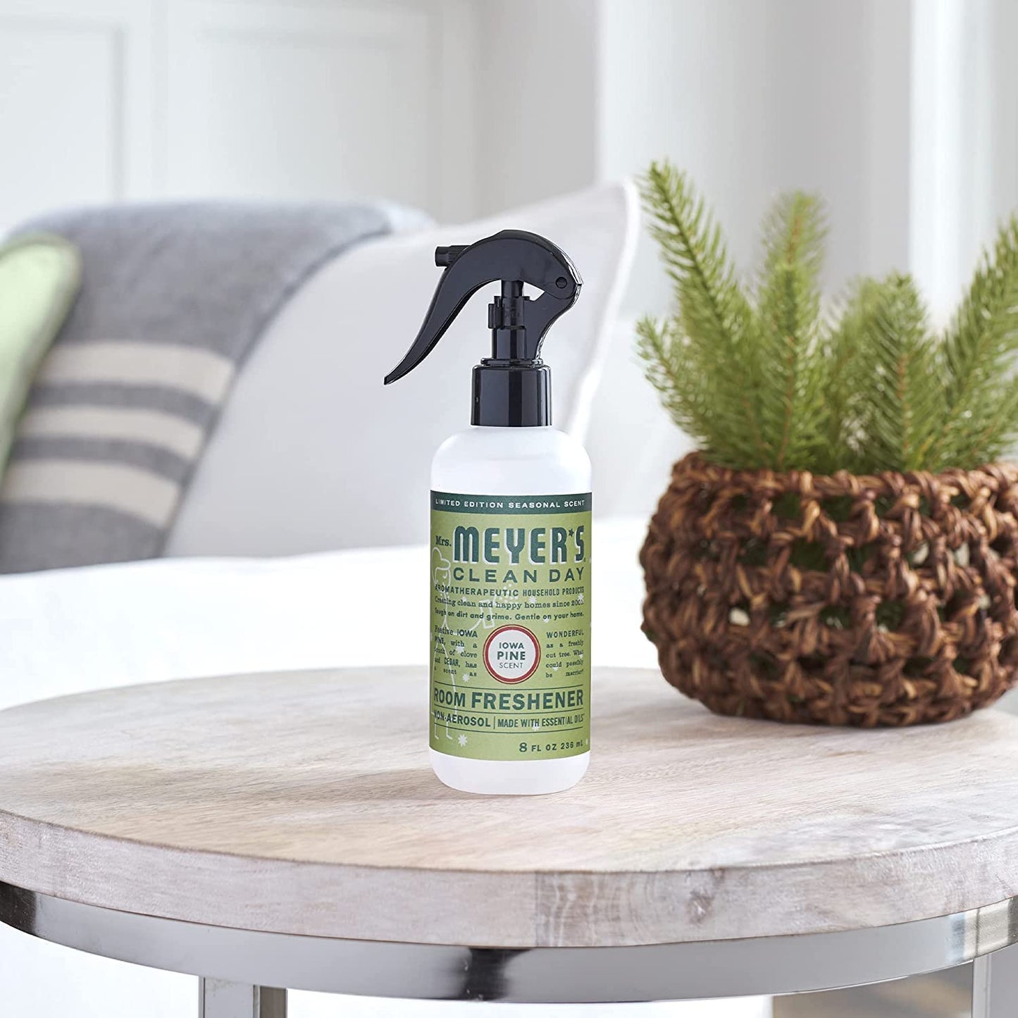 Mrs. Meyer's Clean Day Room Freshener, Iowa Pine (8 Fl Oz (Pack of 1))