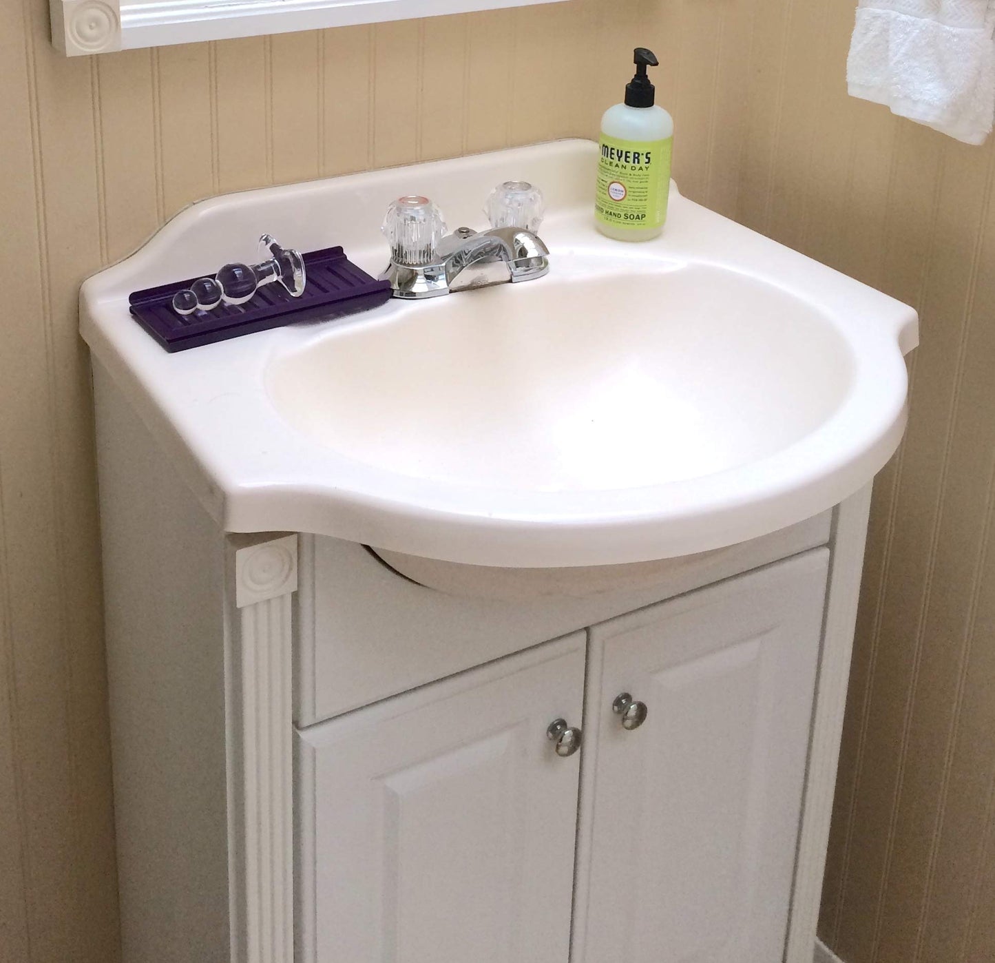 Playtray® with Joybuff™ Silicone Scrubber Brush | 4-in-1 Hygiene Tool Keeps Germs Off Furniture and Products | Portable Wash Dry Rack (Purple)