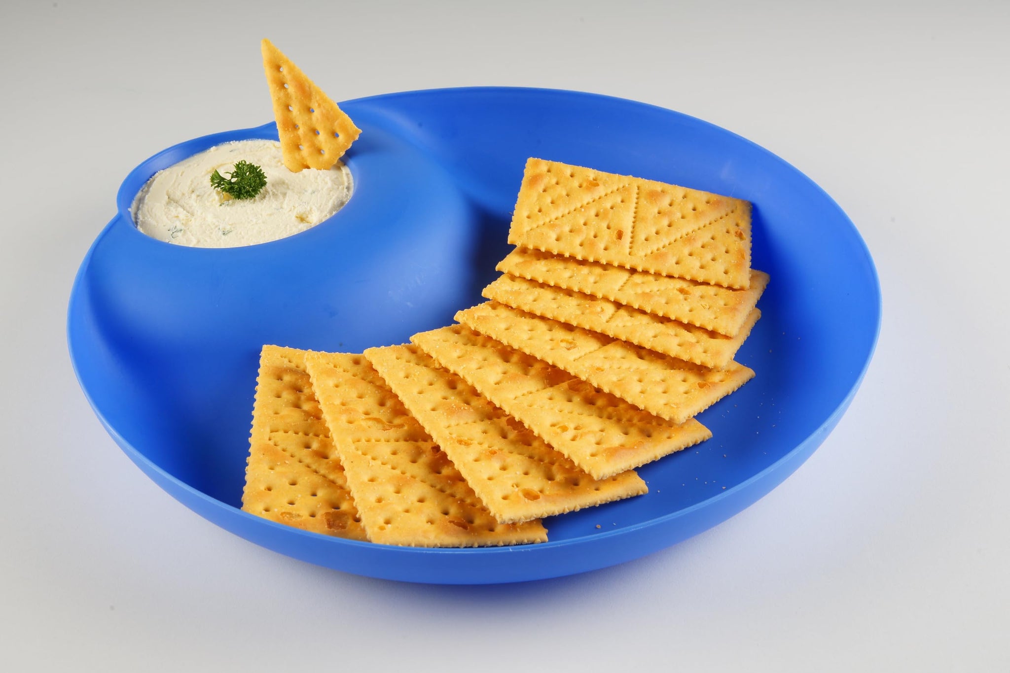 Saltin Noel Cheese and Butter Crackers | Perfect Blend of Cheese & Butter | 7.93 Oz (Pack of 4)