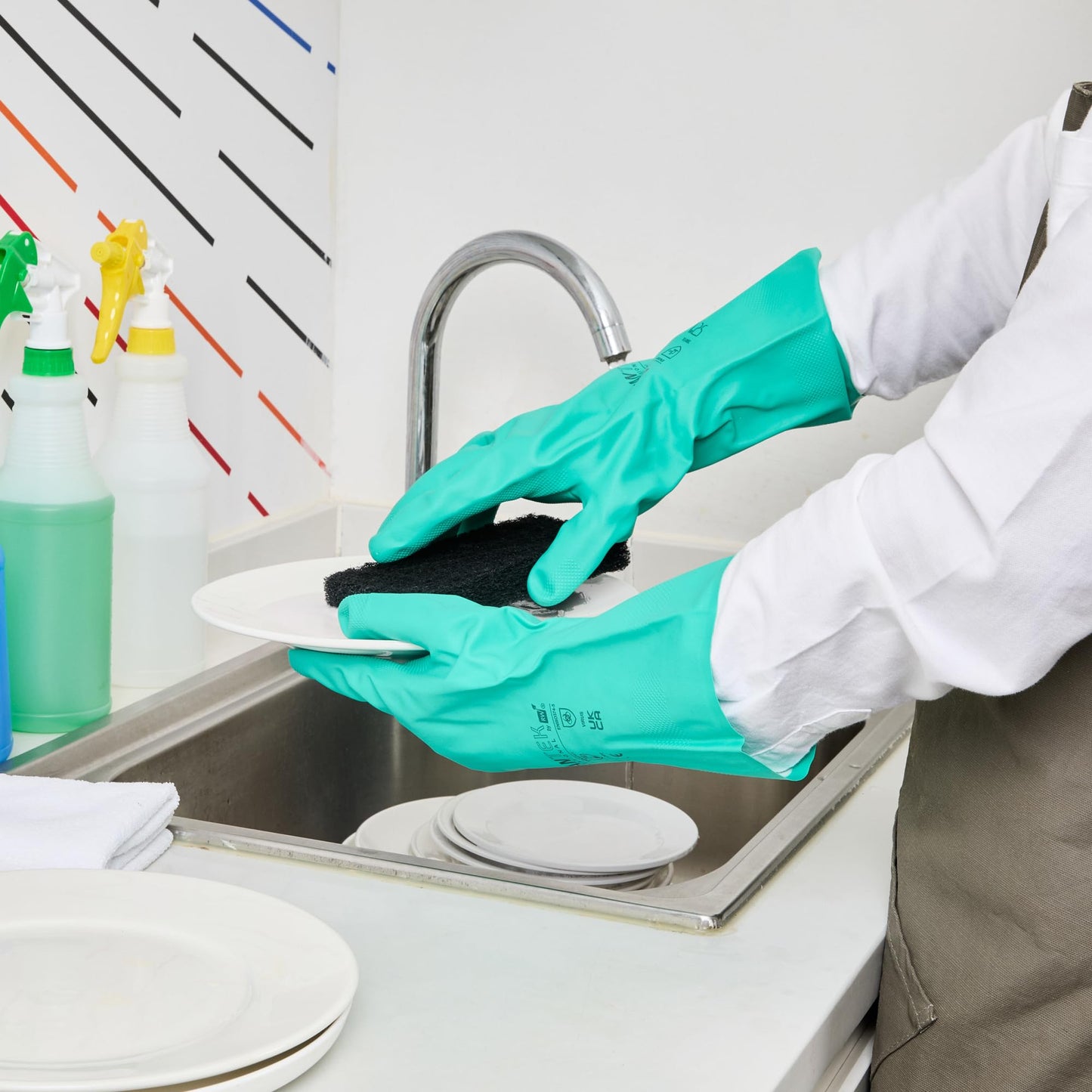 Restaurantware-Clean Tek Professional 15 Mil Extra Large Cleaning Gloves, 1 Pair Of Long Cuff Gloves - Flock Lining, No-Powder, Green Nitrile Chemical