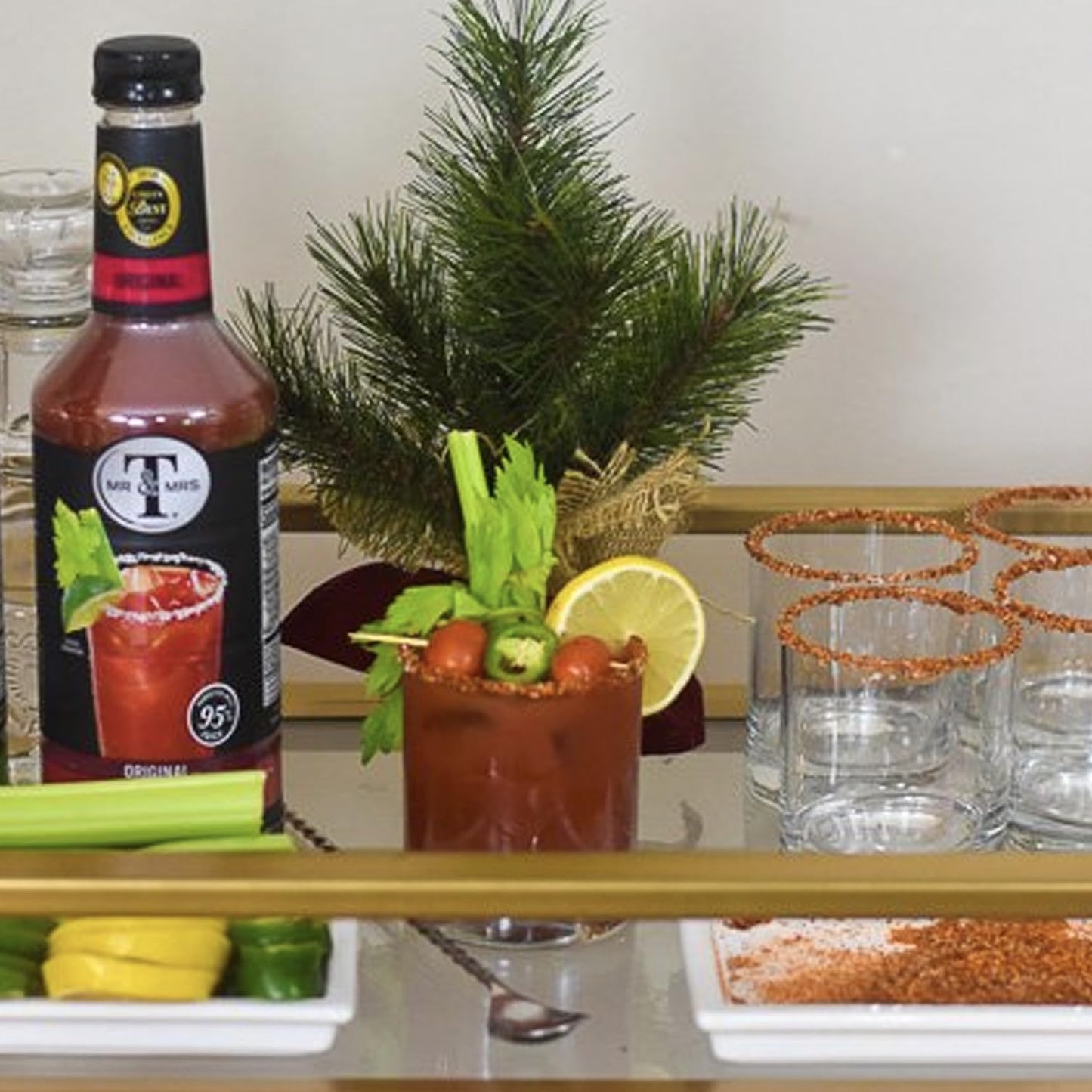 Mr & Mrs T Original Bloody Mary Mix, 1L Bottle, - Premium Cocktail Mixer for Bloody Marys, Ready to Use