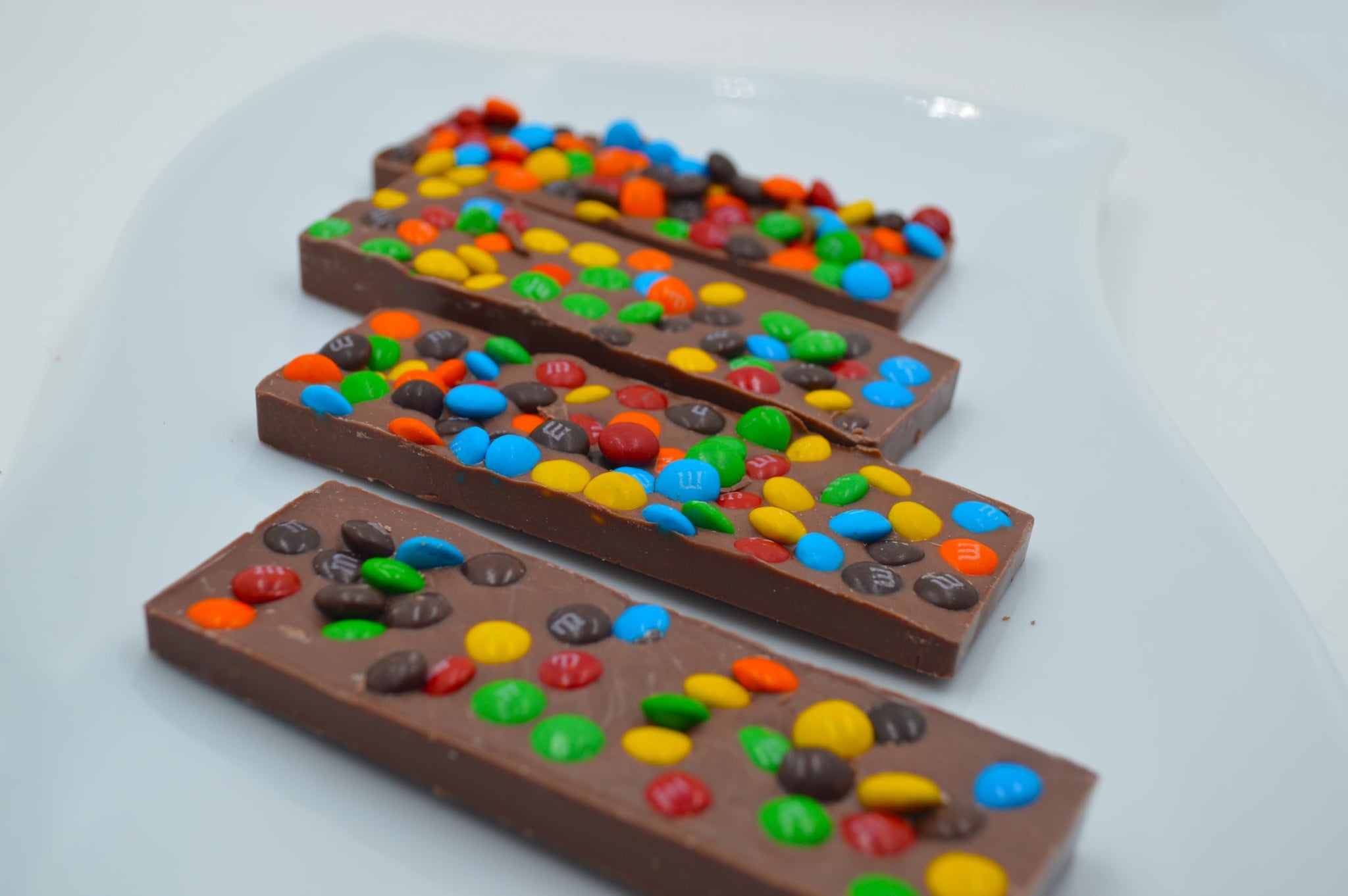 US Sweets Milk Chocolate M&Ms Bark 1/2 lb | Gourmet Candy Treats | Delicious Gift | Handmade in Small Batches | Guaranteed to Arrive Fresh