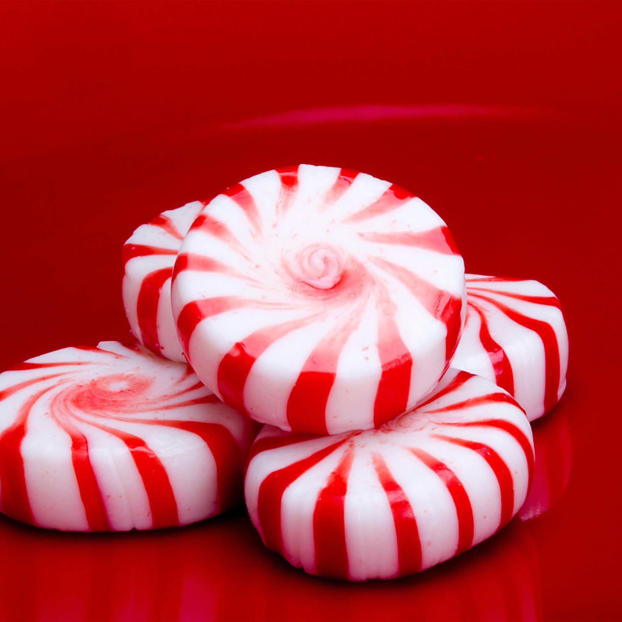 Yupik Red Pinwheel Mints, 2.2 lb (35.2 oz), Gluten-Free, Hard Candies, Individually Wrapped, Refreshing Sweet Minty Flavor, Classic Treat, Delicious