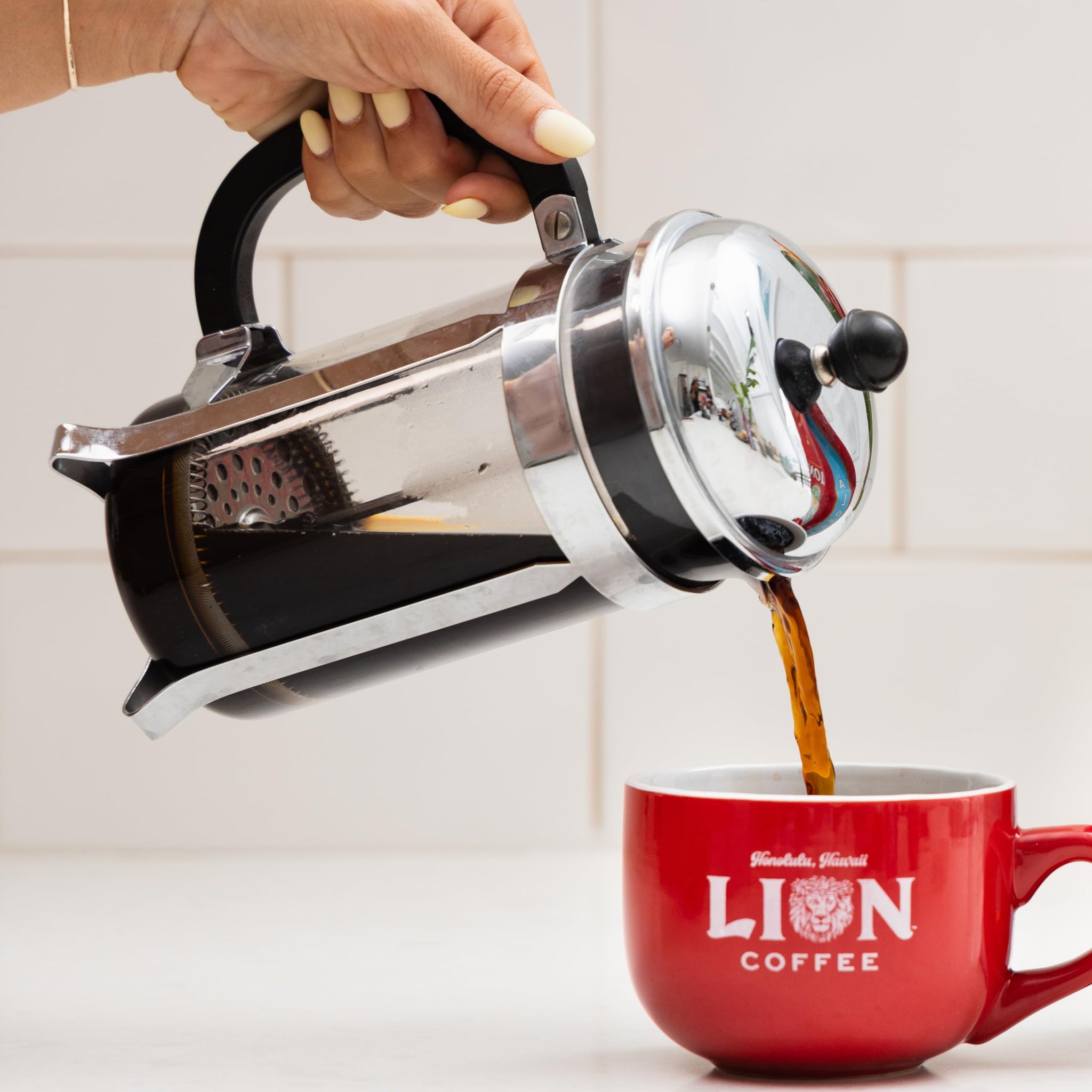Lion Coffee, Gold Roast, Whole Bean, 10 Ounce Bag (Pack of Three)