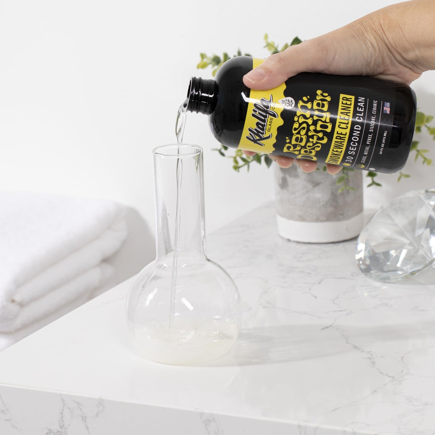 Khalifa Resin Destroyer Cleaning Solution One 16 Fl Oz Bottle - Clean & Deodorize Glass, Ceramic, Silicone & Metal - Restore Your Pieces to Perfection