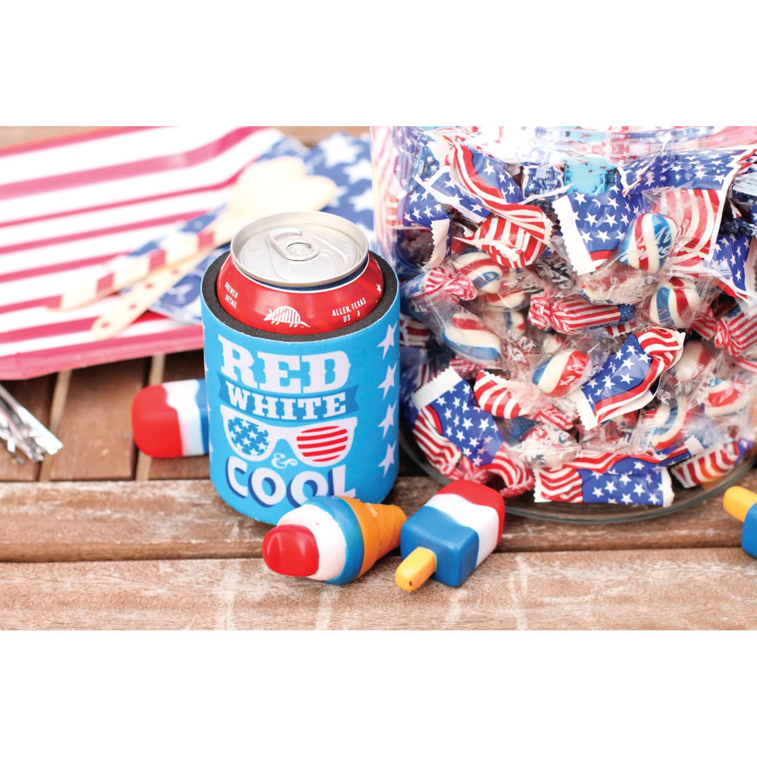 Fun Express Red White and Blue Candy Bulk 60 oz - Patriotic Candy Individually Wrapped 312 Pieces for 4th of July, Veterans Day, Memorial Day | Parade