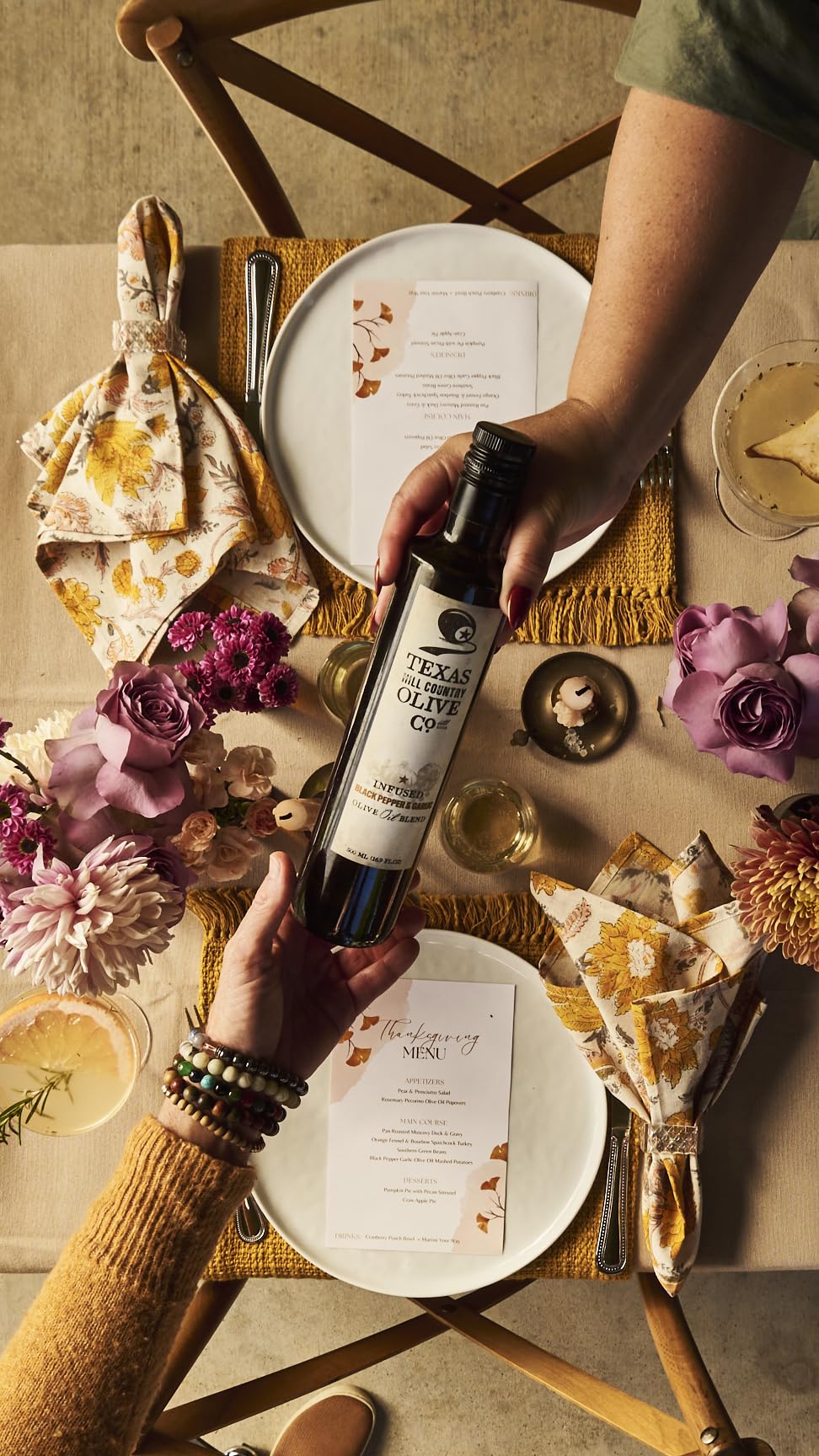 Black Pepper Garlic Infused Olive Oil - Cold Pressed Gourmet EVOO Olive Oil - Great for Dressing Dipping Marinade - No Artificial Flavors or Added