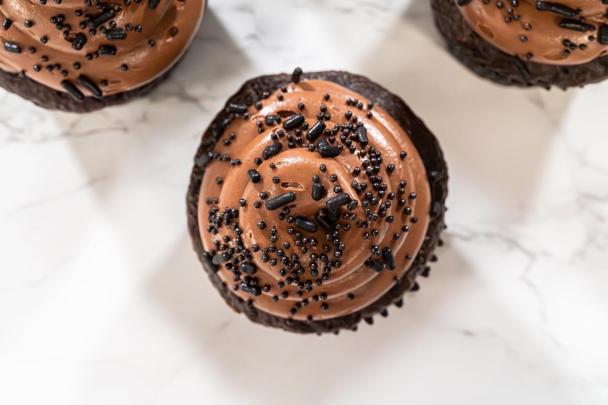 Bakerpan Black Jimmies Sprinkles - 6 Ounces Black Sprinkles for Cake Decorating - Edible Sprinkles for Cupcakes, Ice Cream, Cake Decorations (Made in
