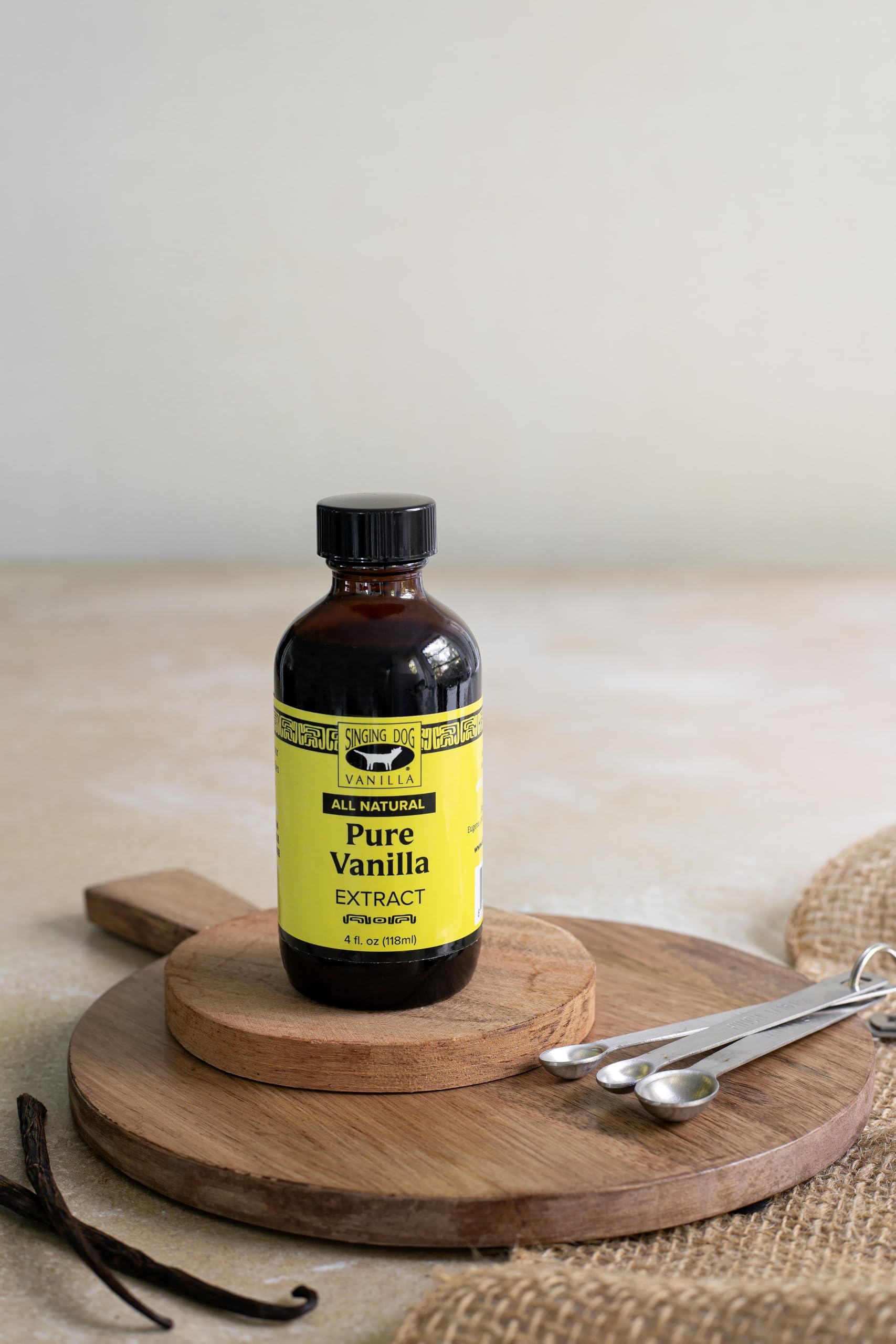 Singing Dog Vanilla Pure Vanilla Extract, 4 fl oz - All-Natural, Non-GMO, Sugar-Free, Corn-Free, Kosher Pareve, Vegan - Sustainably Sourced Vanilla