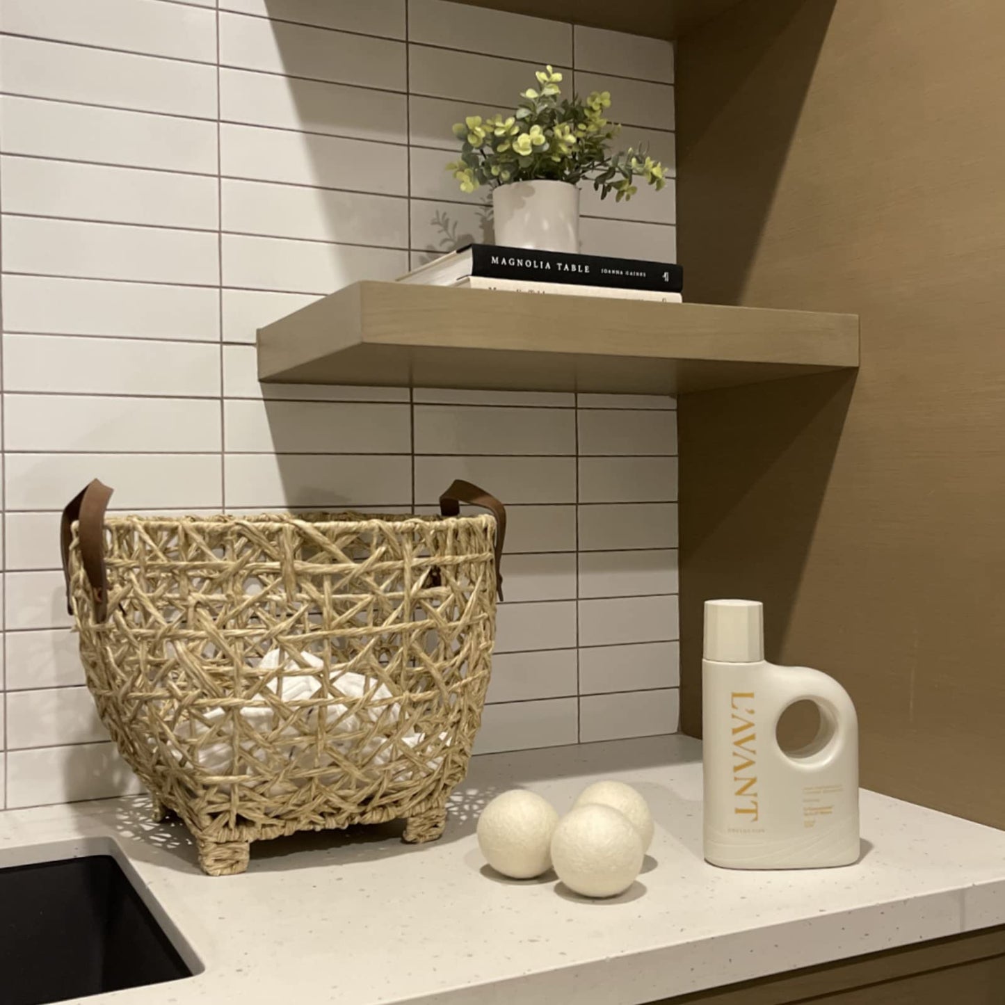 L'AVANT Collective Wool Dryer Balls Set of 6 | XL New Zealand Wool, Reusable Natural Fabric Softener & Static Reducer, Reduces Drying Time