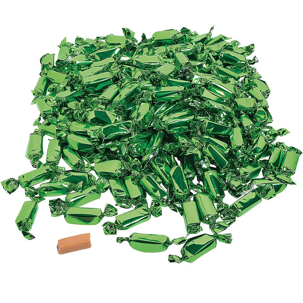 Fun Express - Green Foil Wrapped Caramels (2lbs) for Wedding - Edibles - Soft & Chewy Candy - Caramel & Licorice - 100 Pieces