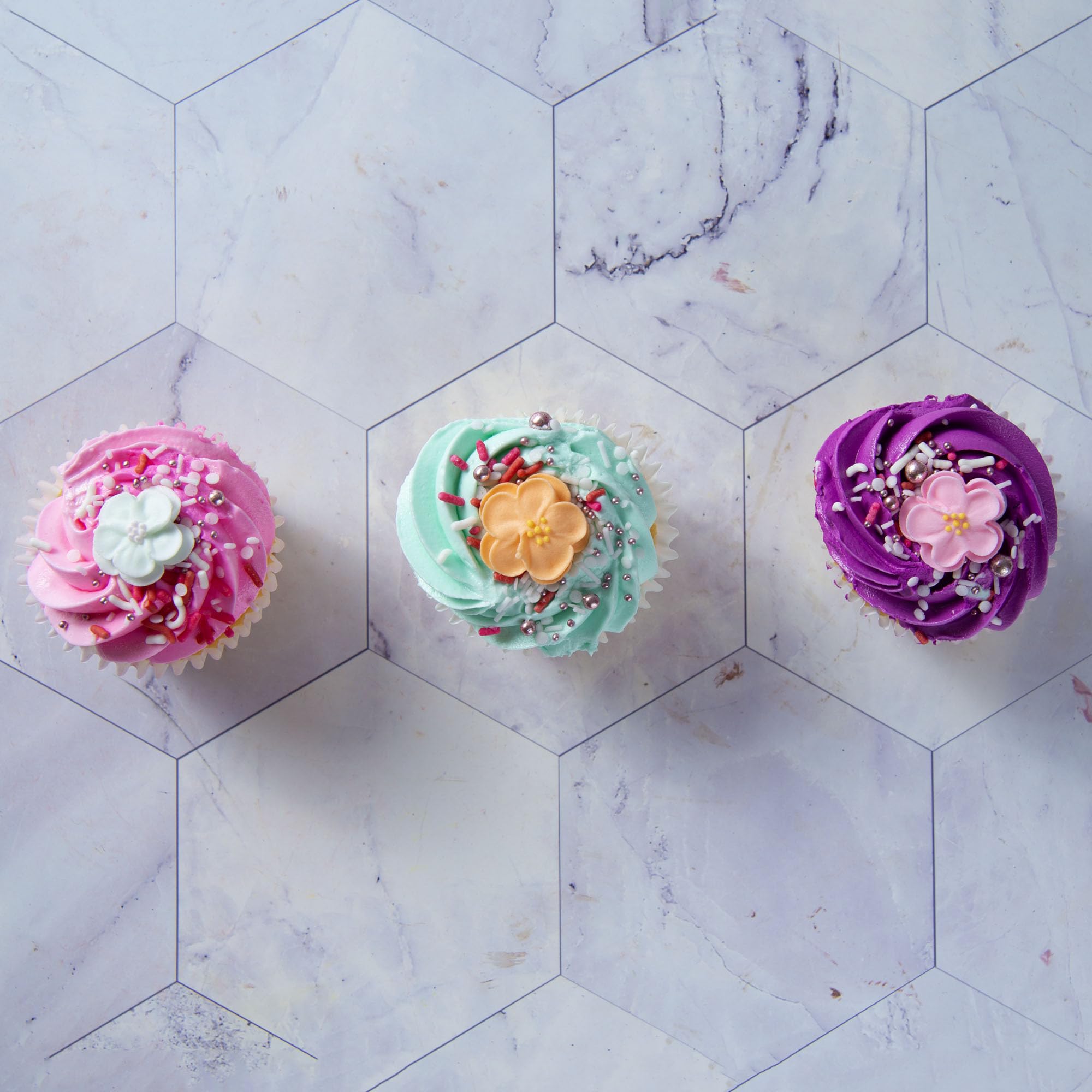 O'Creme Pansy Royal Icing Sugar Flower 1 Inch - for Cake Decorating - Decorations for Cakes, Cupcake Toppers - Birthday, Wedding, Valentines, Baby