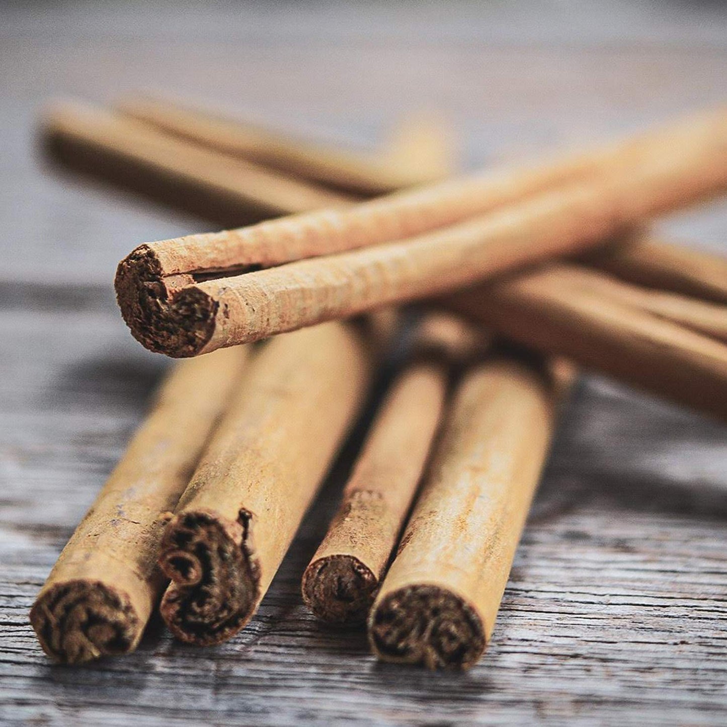 Fresh Ceylon Cinnamon Quills | 100% Natural | Make Delicious Curry, Sambol, Asian Food | Tasty Cinnamon Tea | 4 inch Length | Prepare Whole, Crushed