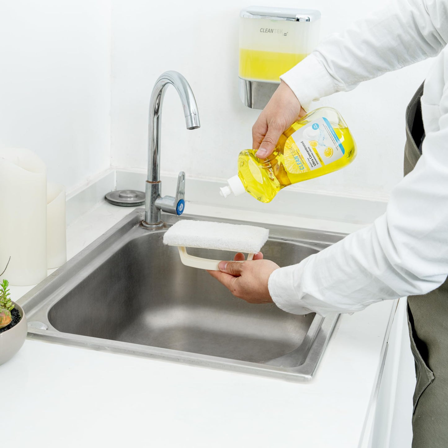 Restaurantware Dishwashing Liquid 24 Pack of 20.3 fl. oz Ultra Concentrated Liquid Dish Soap OXY Power Lemon Scent Dishwashing Detergent Bottle