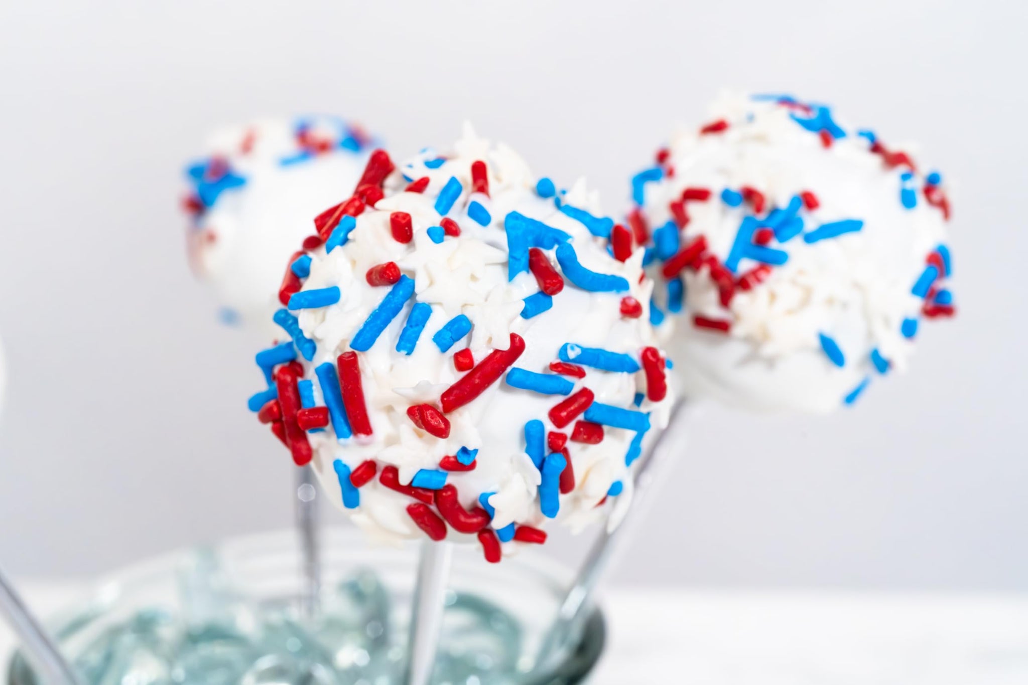 Bakerpan July 4th Sprinkles for Cake Decorating - Star Confetti Mix - Patriotic Edible Confetti Sprinkles for Cupcakes, Ice Cream, Cookies, Cakes