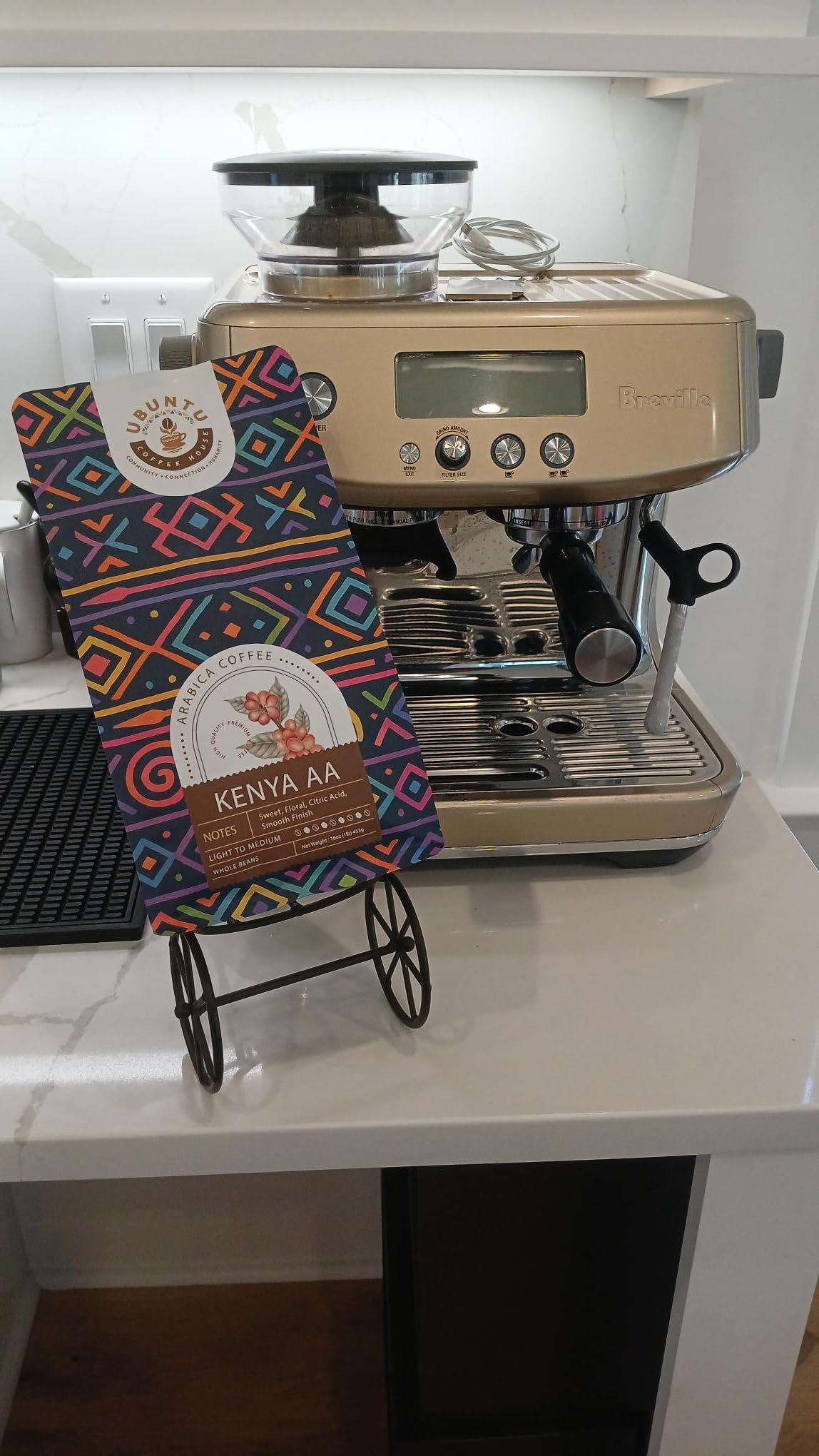 Premium Kenya AA - 100% Single-Origin Arabica Whole Roasted Coffee Beans - Light/Medium Roast - Ethically Sourced from Smallholder (women) Farmers in