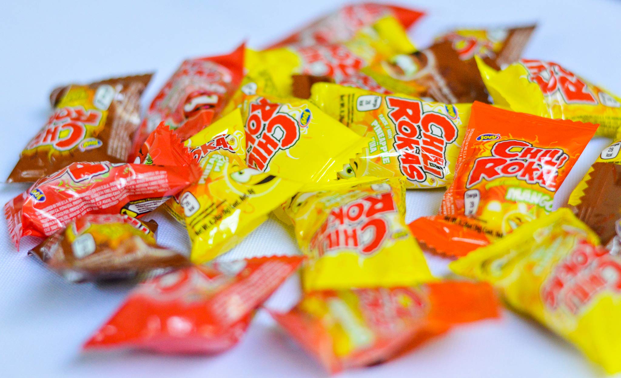 Chili Rokas Revolcadas (18 Pieces, 3 Pack), Assorted Mexican Candies, Sweet and Sour Hard Candy Pieces, Mexican Party Supplies, Chili-Covered Snacks