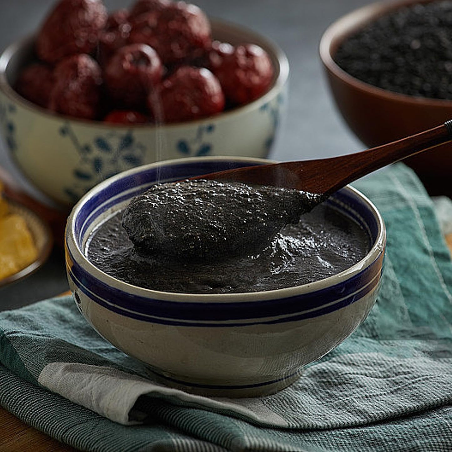 Black sesame walnut mulberry powder, grain Congee, black sesame walnut soup, instant soup, breakfast Congee, 17.64ounces, 1 can (500 grams)