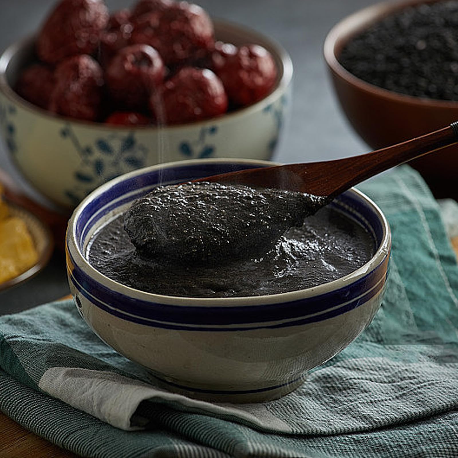 Black sesame walnut mulberry powder, grain Congee, black sesame walnut soup, instant soup, breakfast Congee, 17.64ounces, 1 can (500 grams)