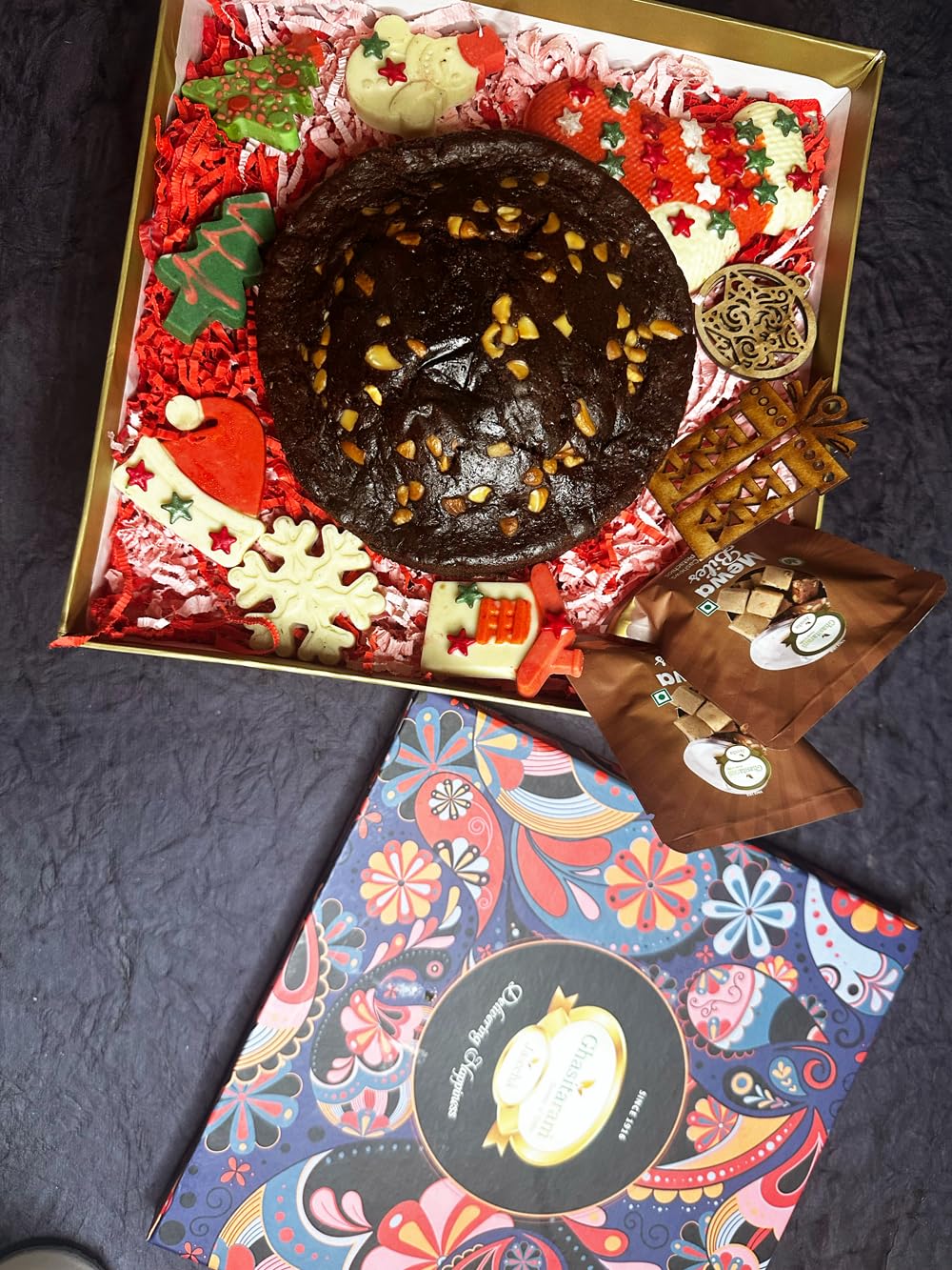 Ghasitaram Gifts Jaiccha Christmas Gifts Big Hamper Box with chocos, tags, pouches, plum cake 500 gms