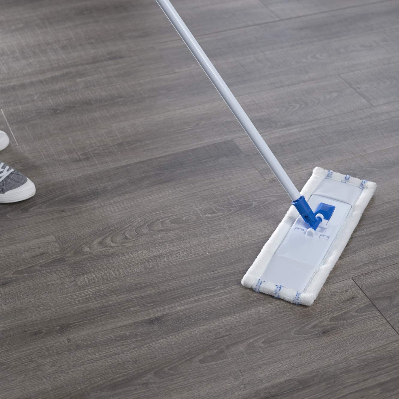 Mr. Clean Microfiber Wet/Dry Mop with Machine-Washable Head, 57-Inch, White