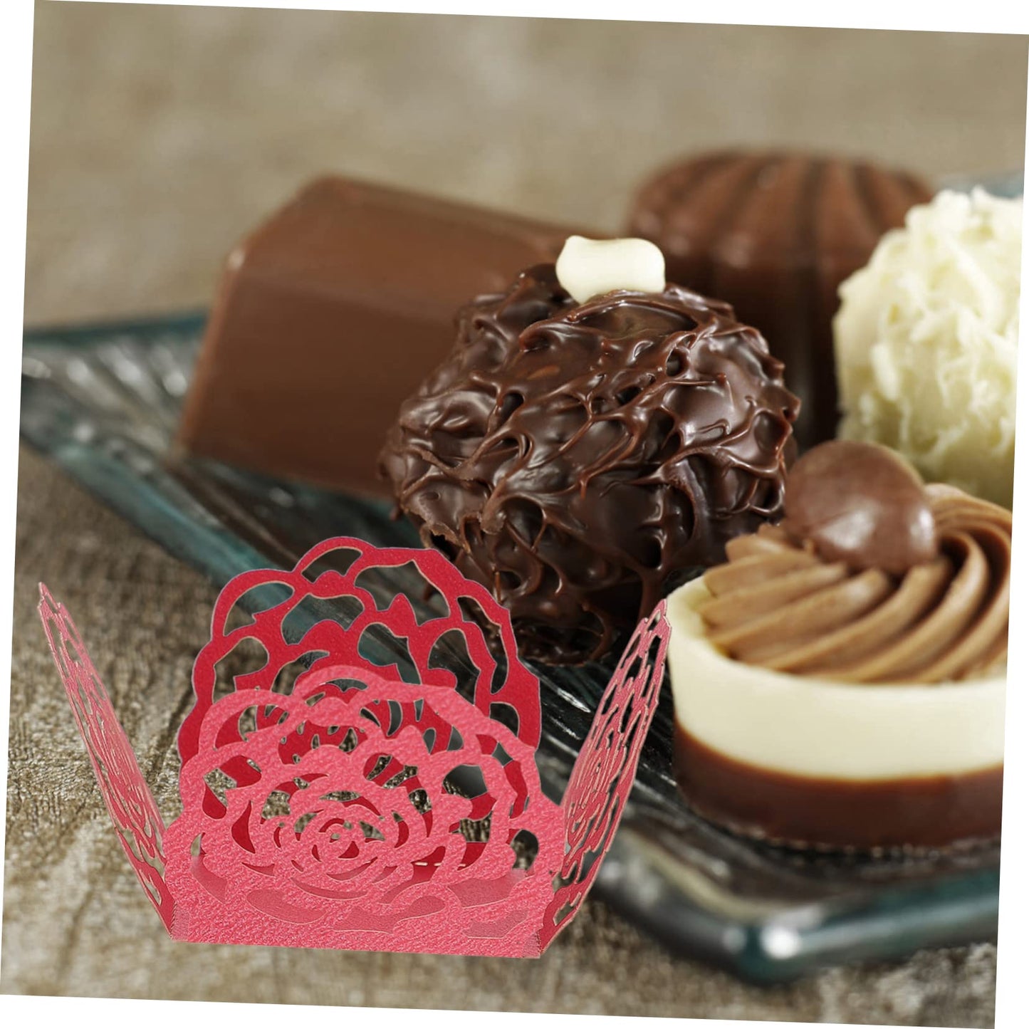 OFFSCH 100pcs Hollow Rose Trim Chocolate Candy Cups for Chocolate Packaging Decorative Wrappers for Weddings Parties and Dessert Displays Material