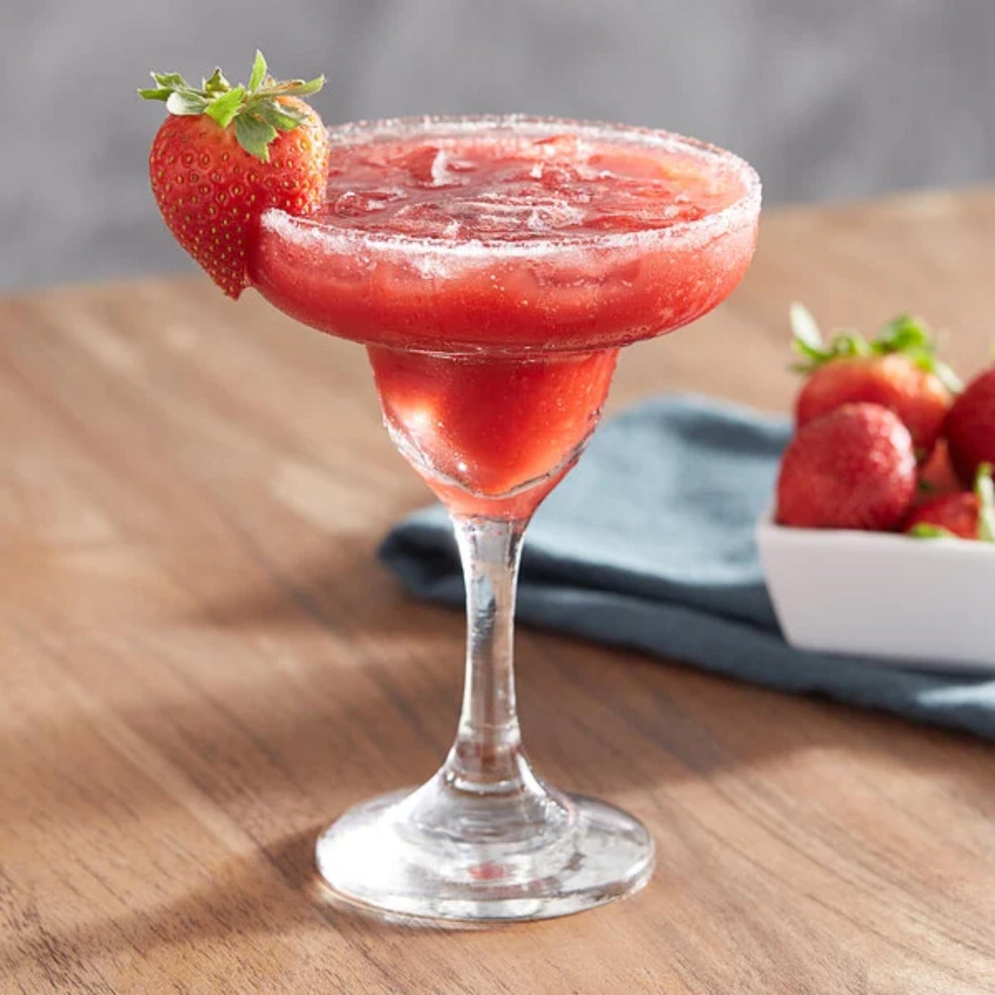 Island Oasis Strawberry Beverage Mix, 1 Liter