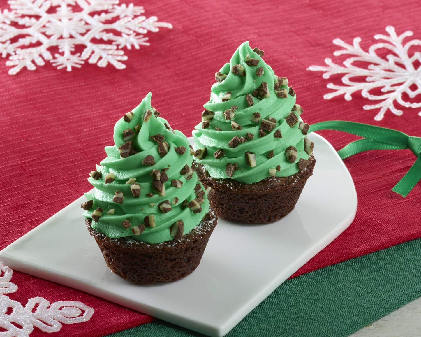 Andes Creme De Menthe Thin Mints - 2.5 Pounds of Bulk After Dinner Mints - Rectangular Chocolate Sandwich Mint Candies - 40 Oz Tub, 240 Count