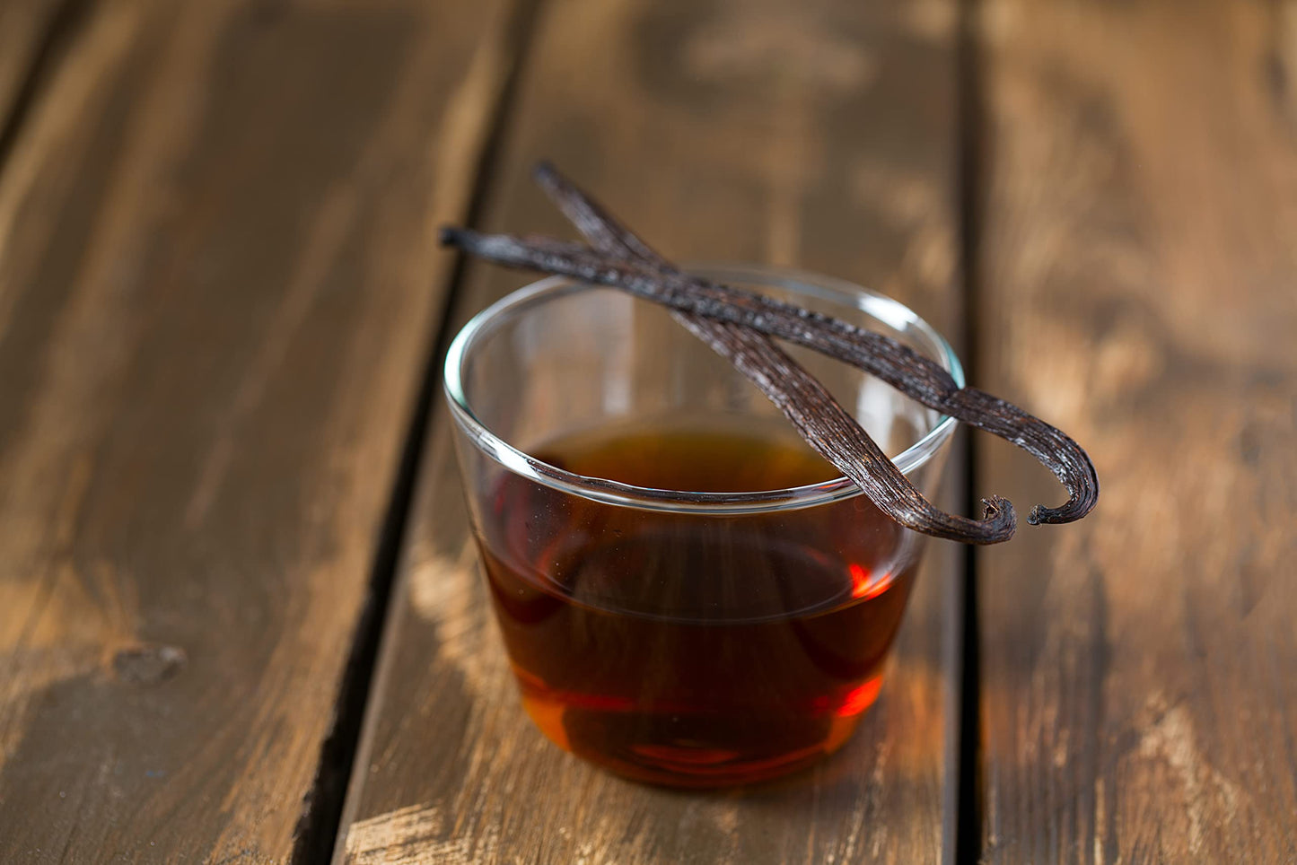 Organic Vanilla Extract - Made with Bourbon Madagascar Vanilla Beans - 4 fl oz - For Baking, Desserts, Home Cooking and Chefs