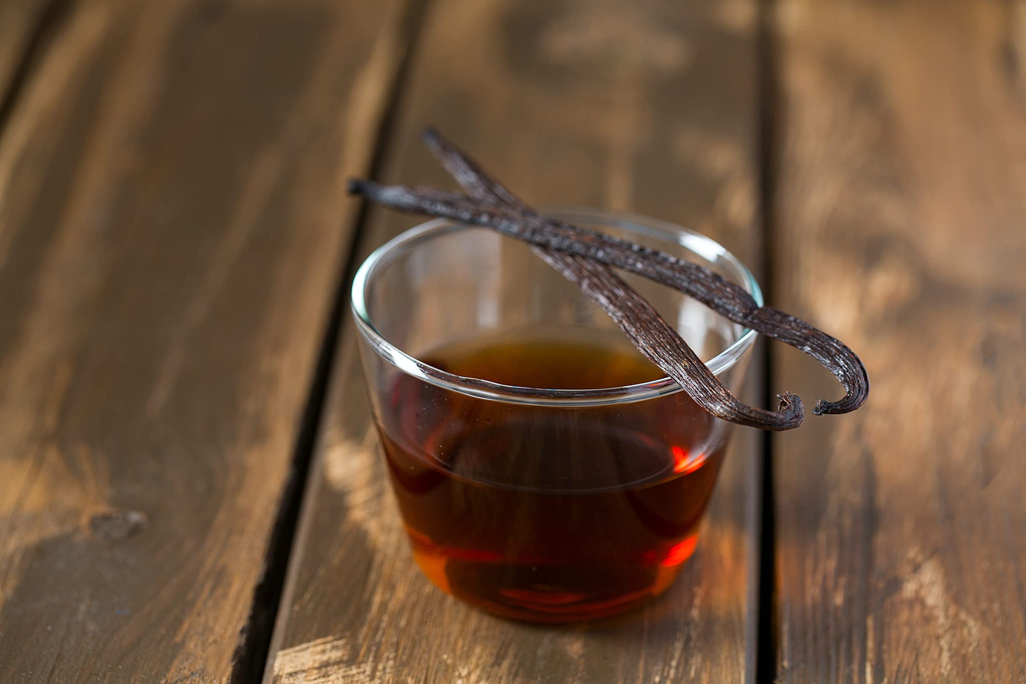 Organic Vanilla Extract - Made with Bourbon Madagascar Vanilla Beans - 4 fl oz - For Baking, Desserts, Home Cooking and Chefs