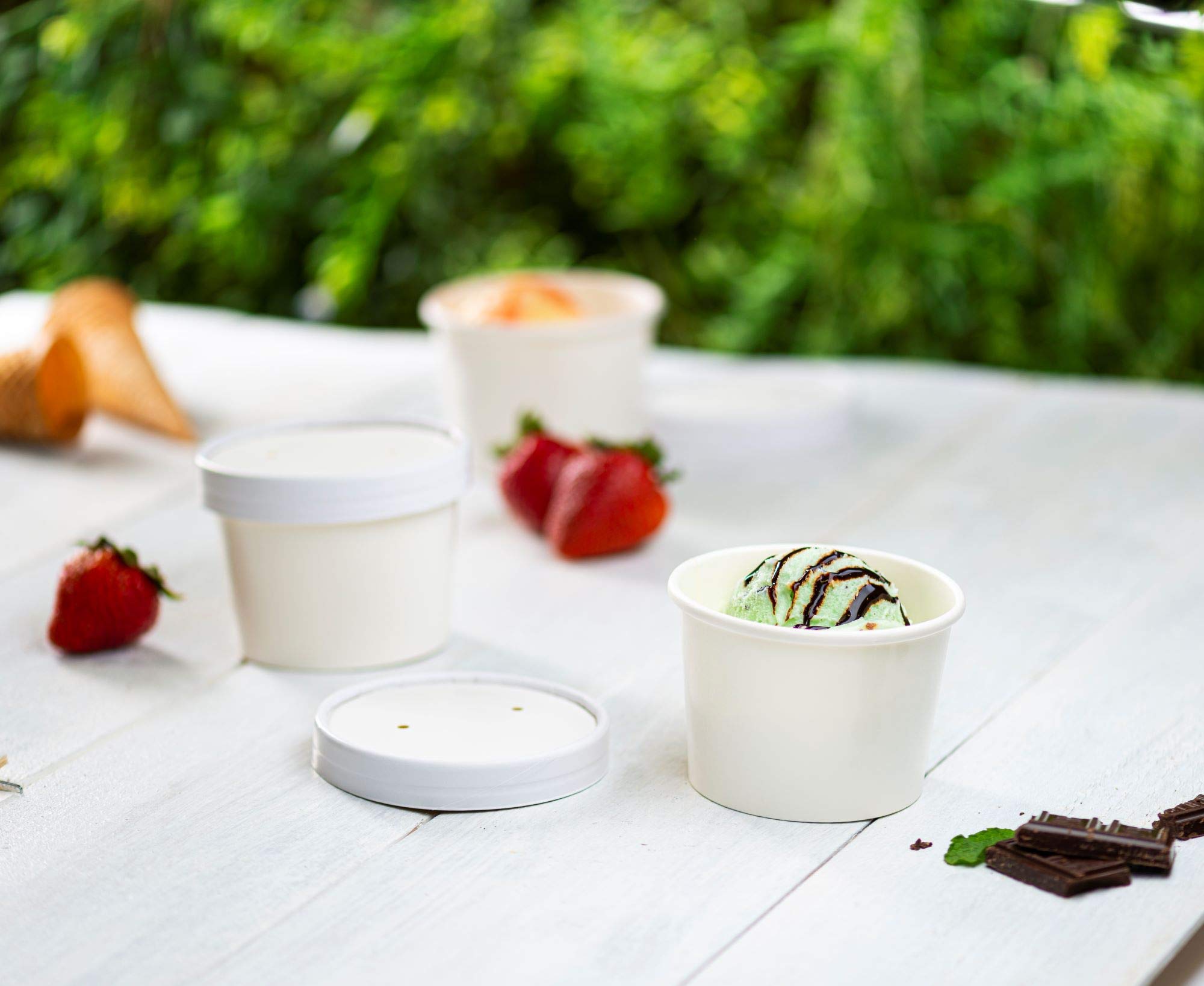GUSTO 8 oz. White Paper Food Containers with Vented Lids [25 Count] To Go Hot Soup Bowls, Disposable Ice Cream Cups, Ideal for Hot and Cold Foods
